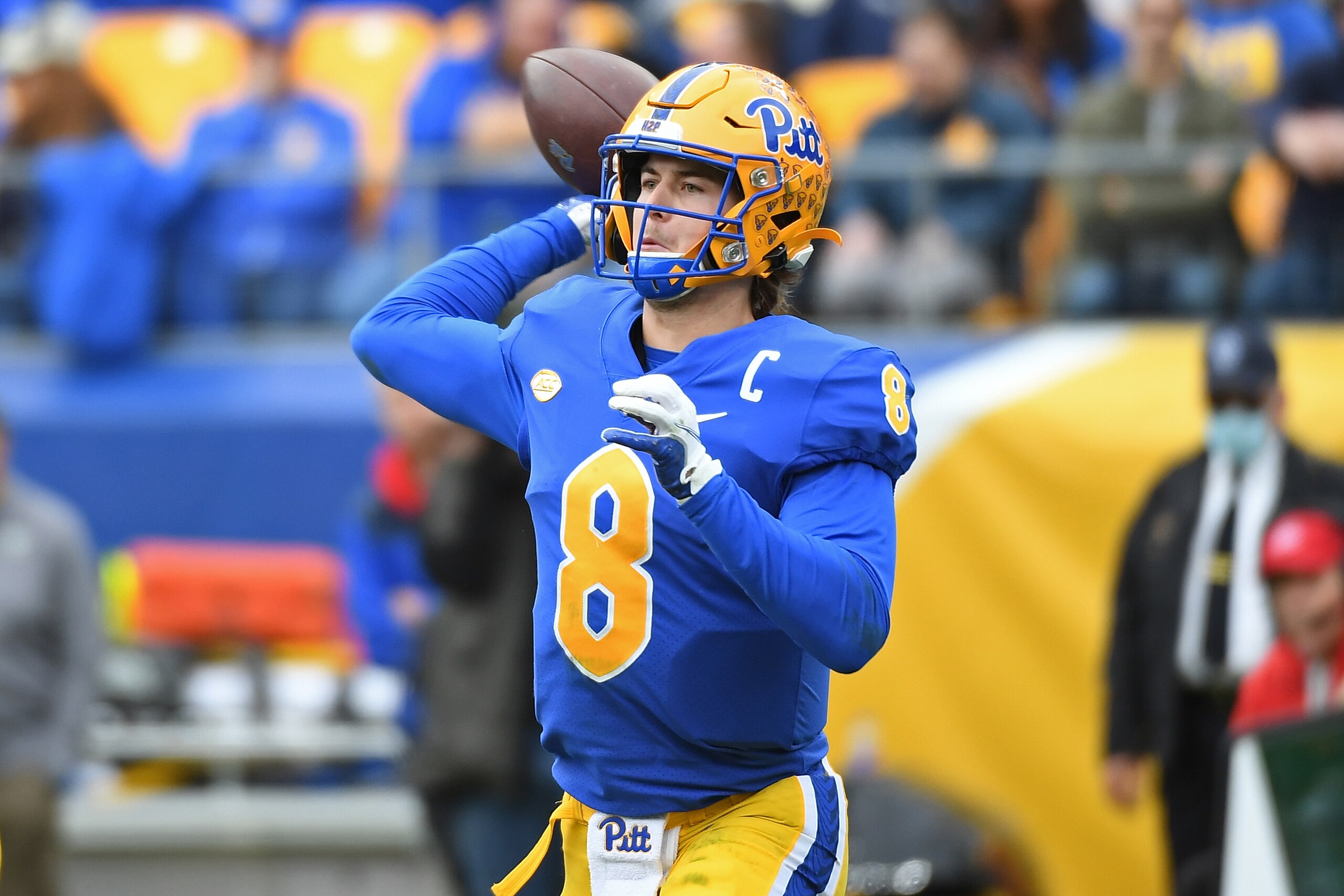 PITTSBURGH, PA - OCTOBER 30: Kenny Pickett #8 of the Pittsburgh Panthers in action during the game against the Miami Hurricanes at Heinz Field on October 30, 2021 in Pittsburgh, Pennsylvania. (Photo by Justin Berl/Getty Images)