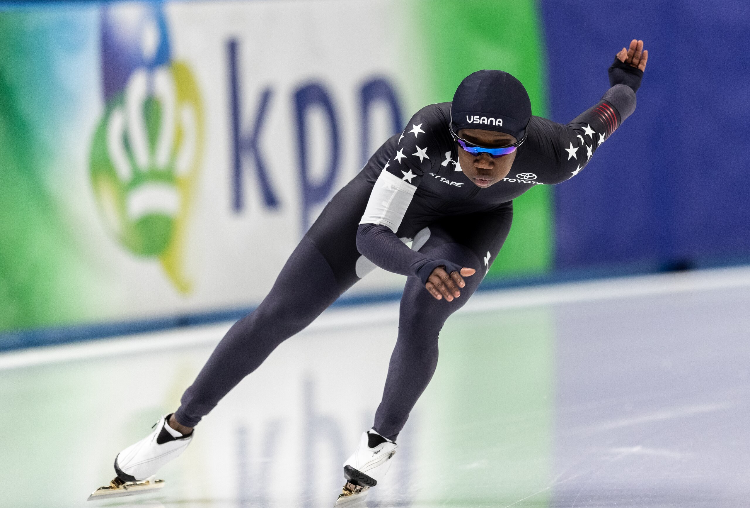 TOMASZOW MAZOWIECKI, POLAND - DECEMBER 7 : Erin Jackson of the United States competes in the Women's 500m Division A race on day one of the ISU World Cup Speed Skating at Tomaszow Mazoviecki Ice Arena on December 7, 2018 in Tomaszow Mazowiecki, Poland. (Photo by Boris Streubel/Getty Images)
