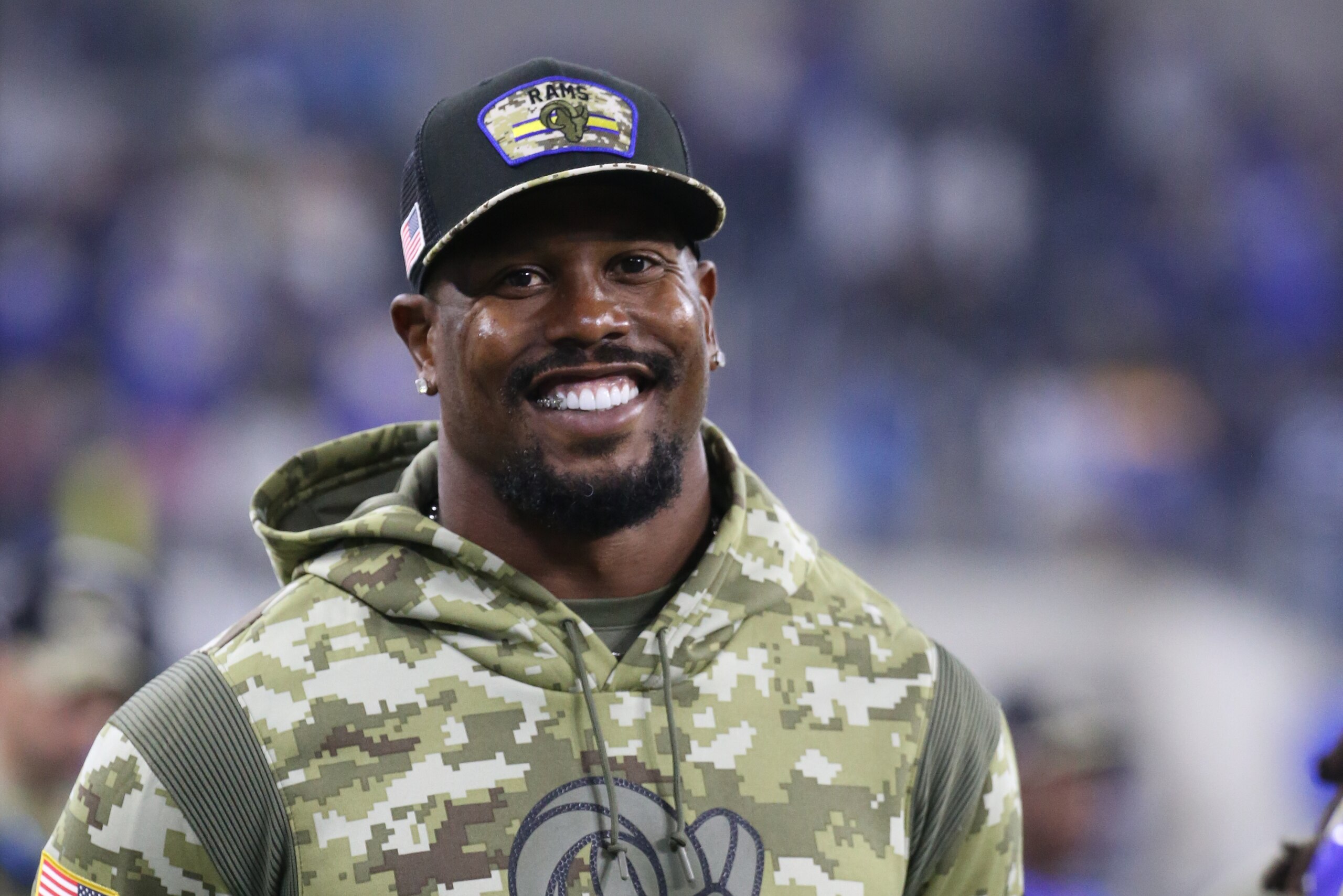 INGLEWOOD, CA - NOVEMBER 7: Los Angeles Rams linebacker Von Miller #40 smiles during the Tennessee Titans game versus the Los Angeles Rams game on November 7, 2021, at Sofi Stadium in Inglewood, CA. (Photo by Jevone Moore/Icon Sportswire via Getty Images) INGLEWOOD, CA - NOVEMBER 7: Los Angeles Rams linebacker Von Miller #40 smiles during the Tennessee Titans game versus the Los Angeles Rams game on November 7, 2021, at Sofi Stadium in Inglewood, CA. (Photo by Jevone Moore/Icon Sportswire via Getty Images)