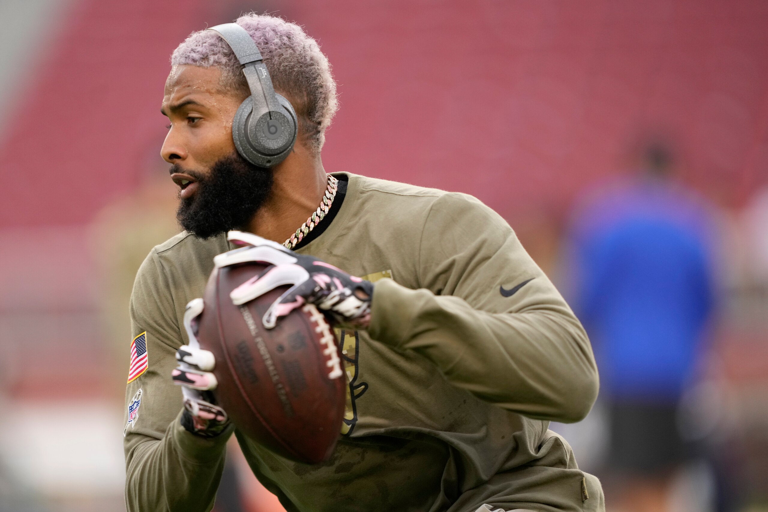 Los Angeles Rams wide receiver Odell Beckham Jr. warms up before an NFL football game against the San Francisco 49ers in Santa Clara, Calif., Monday, Nov. 15, 2021. (AP Photo/Tony Avelar)