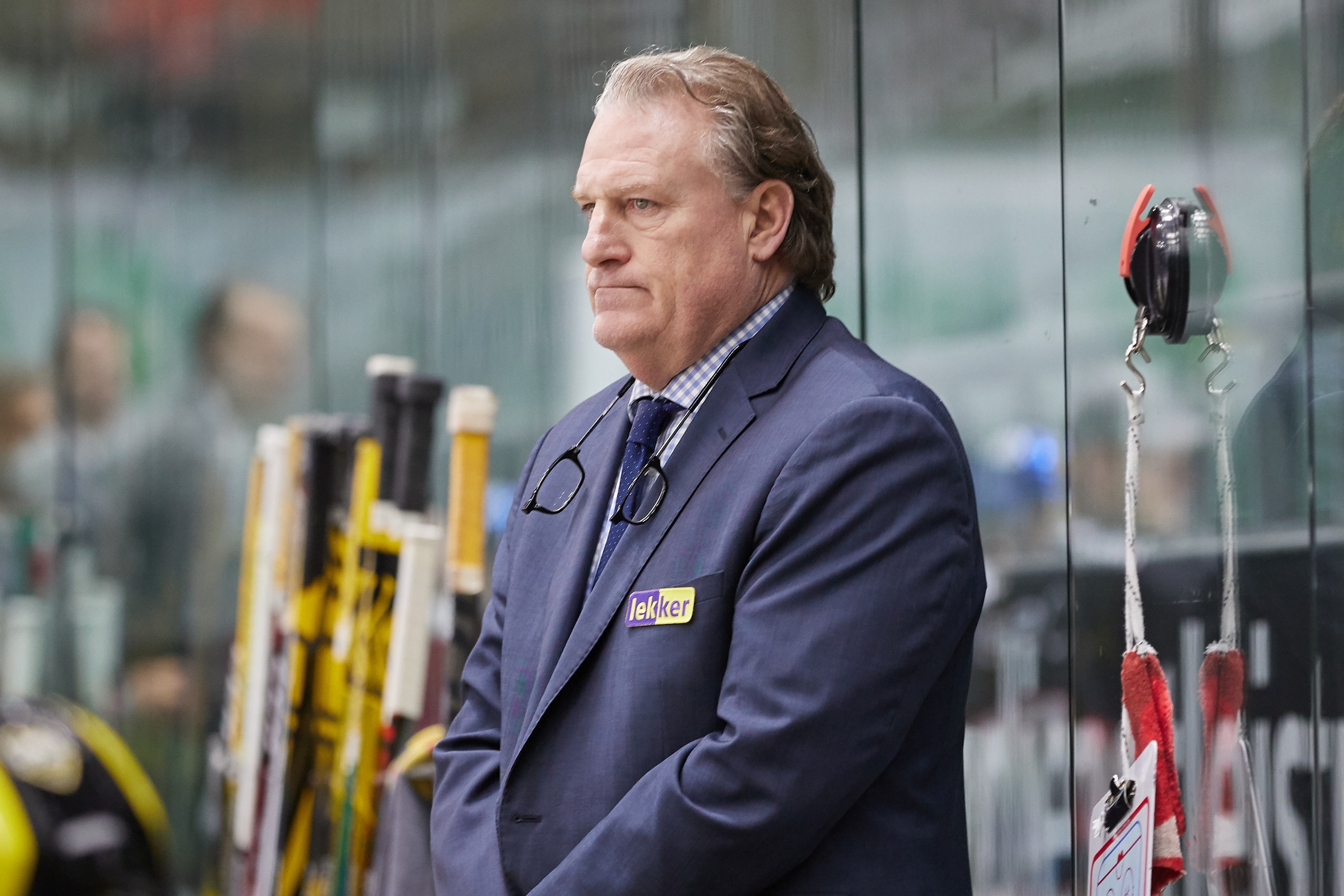AUGSBURG, GERMANY - MARCH 23: (BILD ZEITUNG OUT) head coach Clark Donatelli of Krefeld Pinguine looks on during the DEL match between Augsburger Panther and Krefeld Pinguine on March 23, 2021 in Augsburg, Germany. (Photo by Peter Fastl/DeFodi Images via Getty Images)
