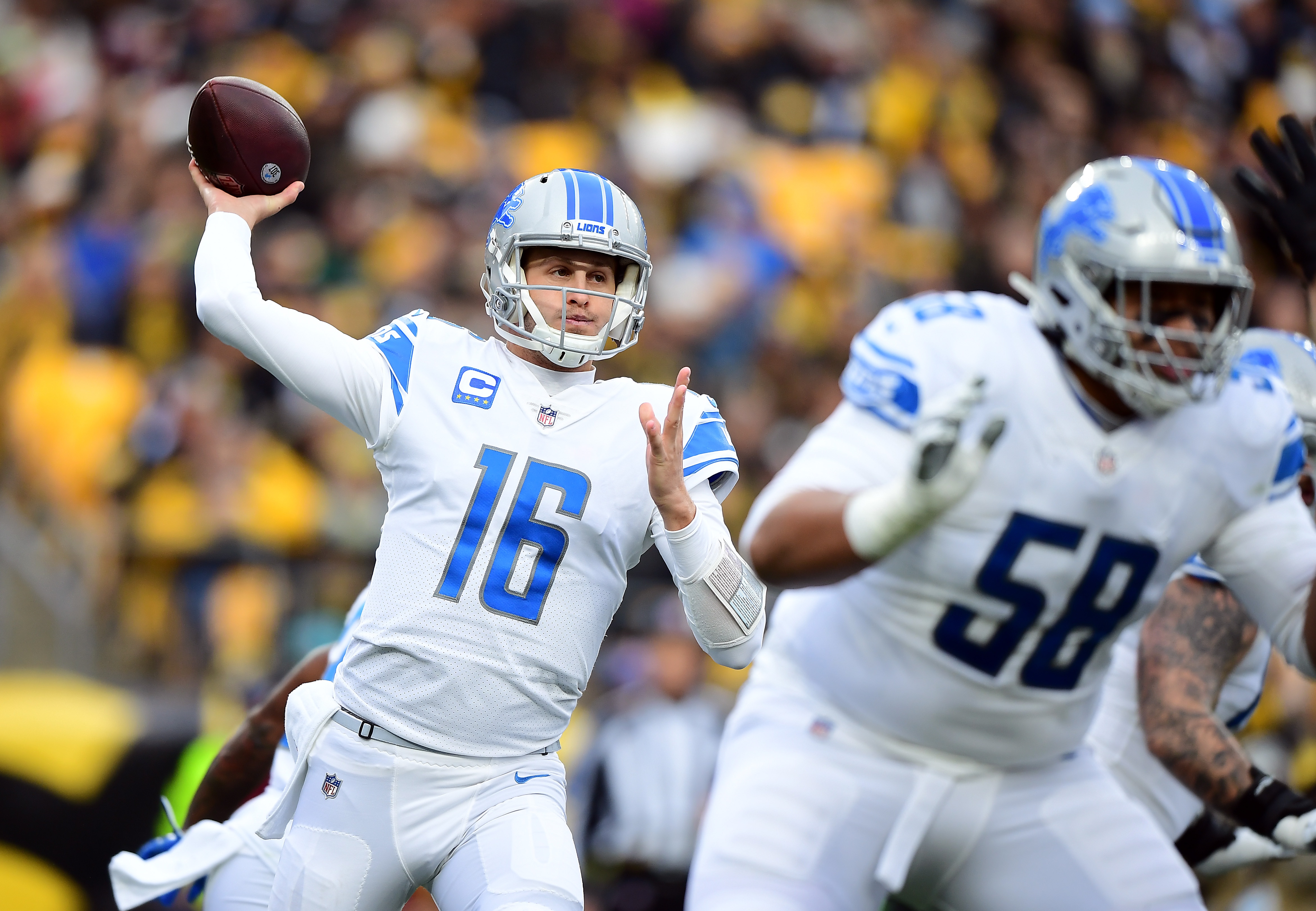PITTSBURGH, PENNSYLVANIA - NOVEMBER 14: Jared Goff #16 of the Detroit Lions passes the ball in the first quarter against the Pittsburgh Steelers at Heinz Field on November 14, 2021 in Pittsburgh, Pennsylvania. (Photo by Emilee Chinn/Getty Images)