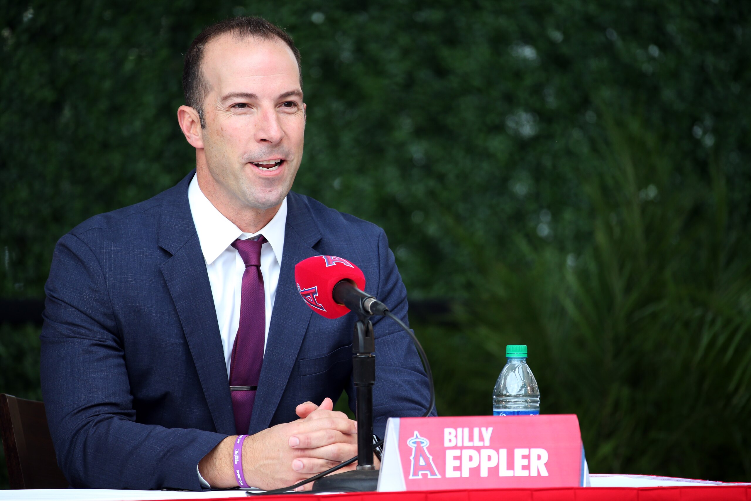 ANAHEIM, CA - DECEMBER 14:  Los Angeles Angels general manager Billy Eppler at Anthony Rendon introductory press conference at Angel Stadium of Anaheim on December 14, 2019 in Anaheim, CA. (Photo by Kiyoshi Mio/Icon Sportswire via Getty Images)