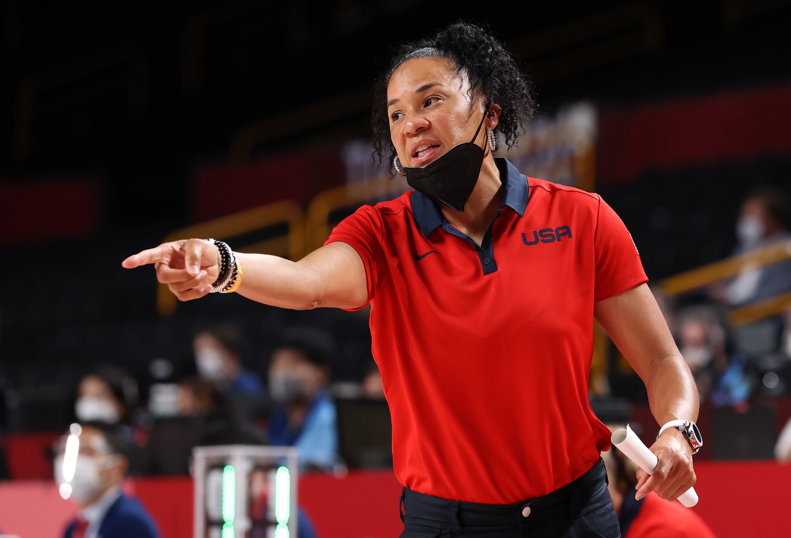 SAITAMA, JAPAN - AUGUST 08: Team United States Head Coach Dawn Staley signals to her team during the first half of the Women's Basketball final game between Team United States and Team Japan on day sixteen of the 2020 Tokyo Olympic games at Saitama Super Arena on August 08, 2021 in Saitama, Japan. (Photo by Gregory Shamus/Getty Images)