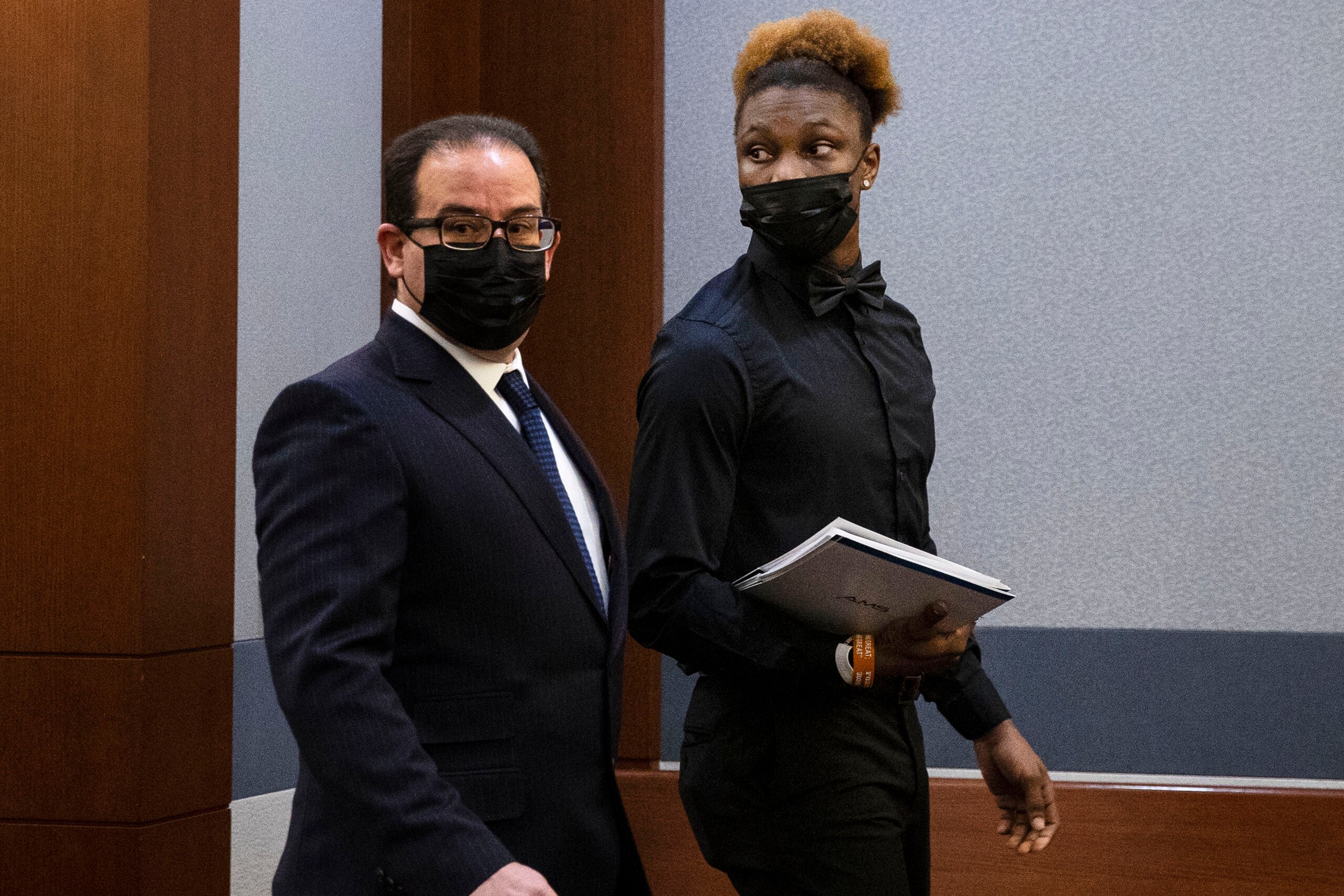 LAS VEGAS, NEVADA - NOVEMBER 22: Former Las Vegas Raiders player Henry Ruggs III (R) appears in court with his attorney Richard Schonfeld at the Regional Justice Center on November 22, 2021 in Las Vegas, Nevada. Ruggs has been ordered to wear an ankle monitor to measure his alcohol level after he missed a court-ordered test. Ruggs faces DUI charges after a fatal car crash. (Photo by Bizuayehu Tesfaye-Pool/Getty Images)