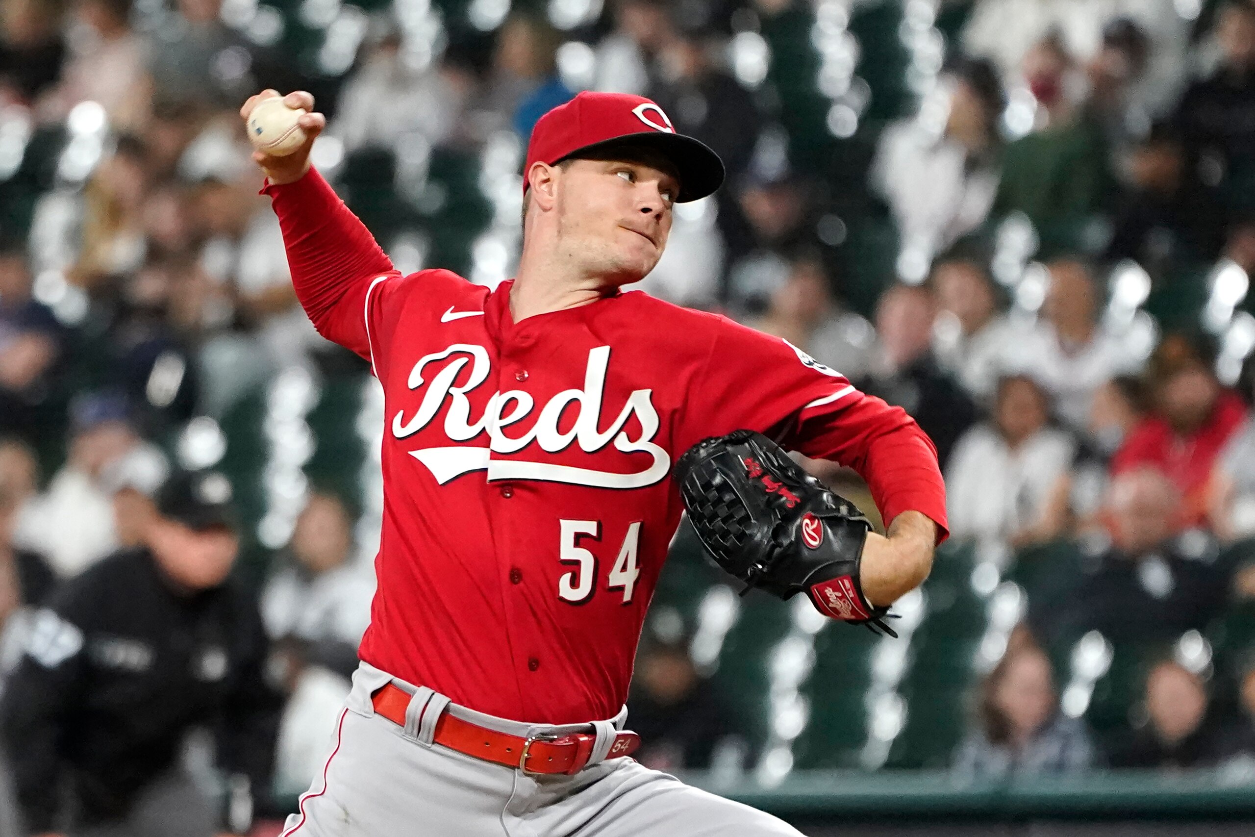 Cincinnati Reds starting pitcher Sonny Gray delivers during the first inning of a baseball game against the Chicago White Sox Wednesday, Sept. 29, 2021, in Chicago. (AP Photo/Charles Rex Arbogast)