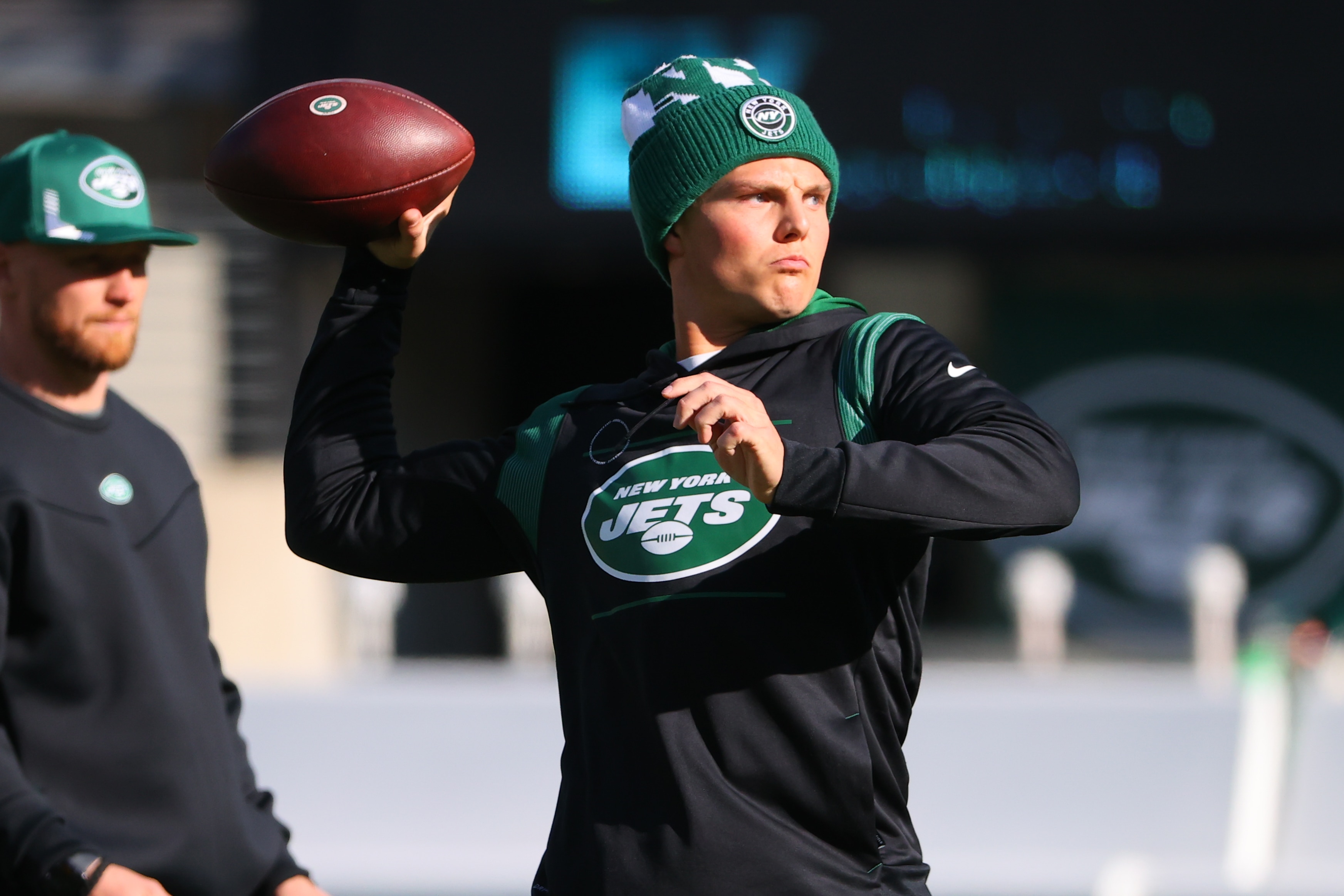 EAST RUTHERFORD, NJ - NOVEMBER 21:  New York Jets quarterback Zach Wilson (2) warms up  prior to the National Football League game between the New York Jets and the Miami Dolphins on November 21, 2021 at MetLife Stdium in East Rutherford, NJ.  (Photo by Rich Graessle/Icon Sportswire via Getty Images)