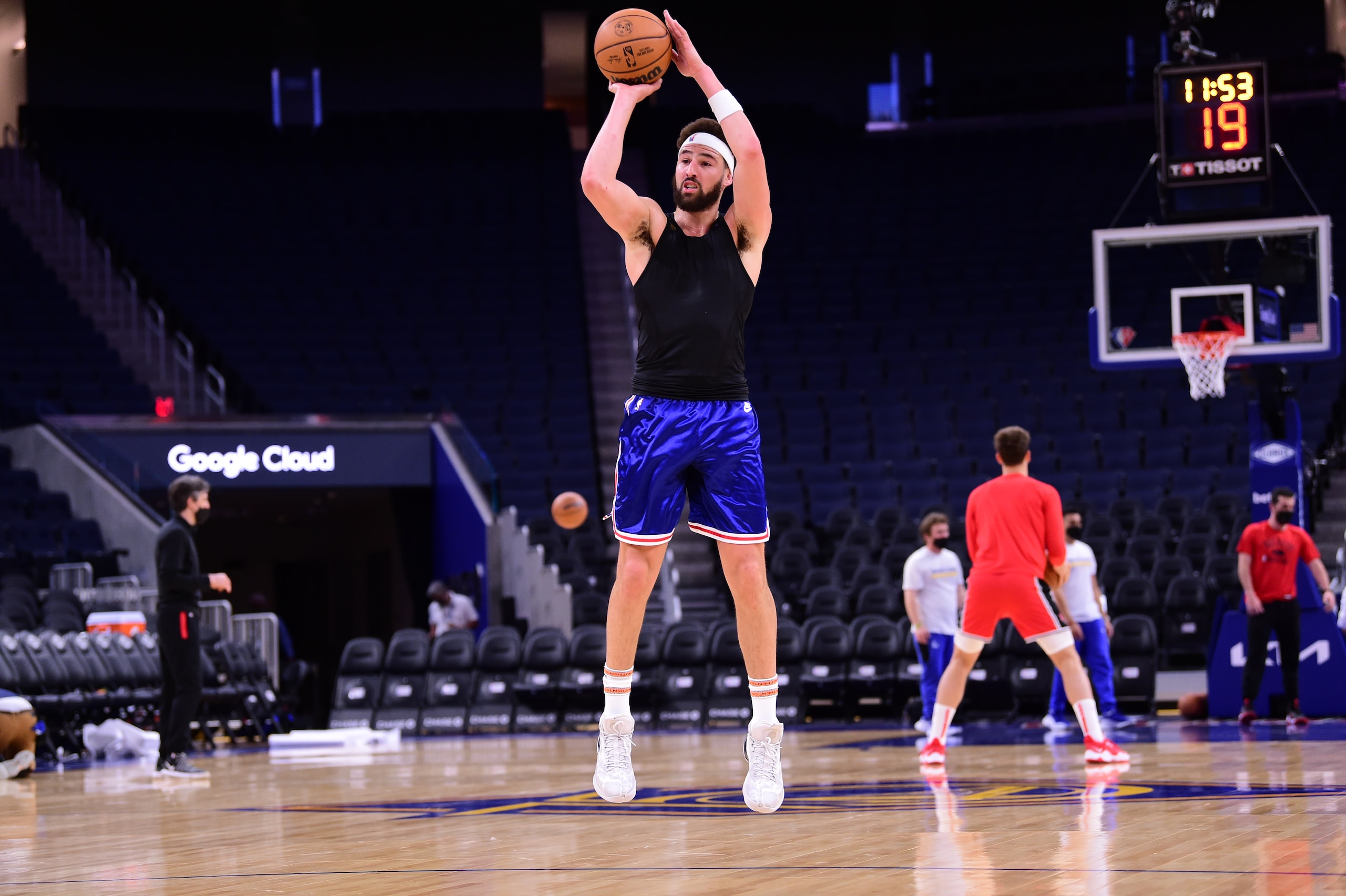SAN FRANCISCO, CA - NOVEMBER 7: Klay Thompson #11 of the Golden State Warriors shoots the ball during warm ups before the game against the Houston Rockets on November 7, 2021 at Chase Center in San Francisco, California. NOTE TO USER: User expressly acknowledges and agrees that, by downloading and or using this photograph, user is consenting to the terms and conditions of Getty Images License Agreement. Mandatory Copyright Notice: Copyright 2021 NBAE (Photo by Noah Graham/NBAE via Getty Images)