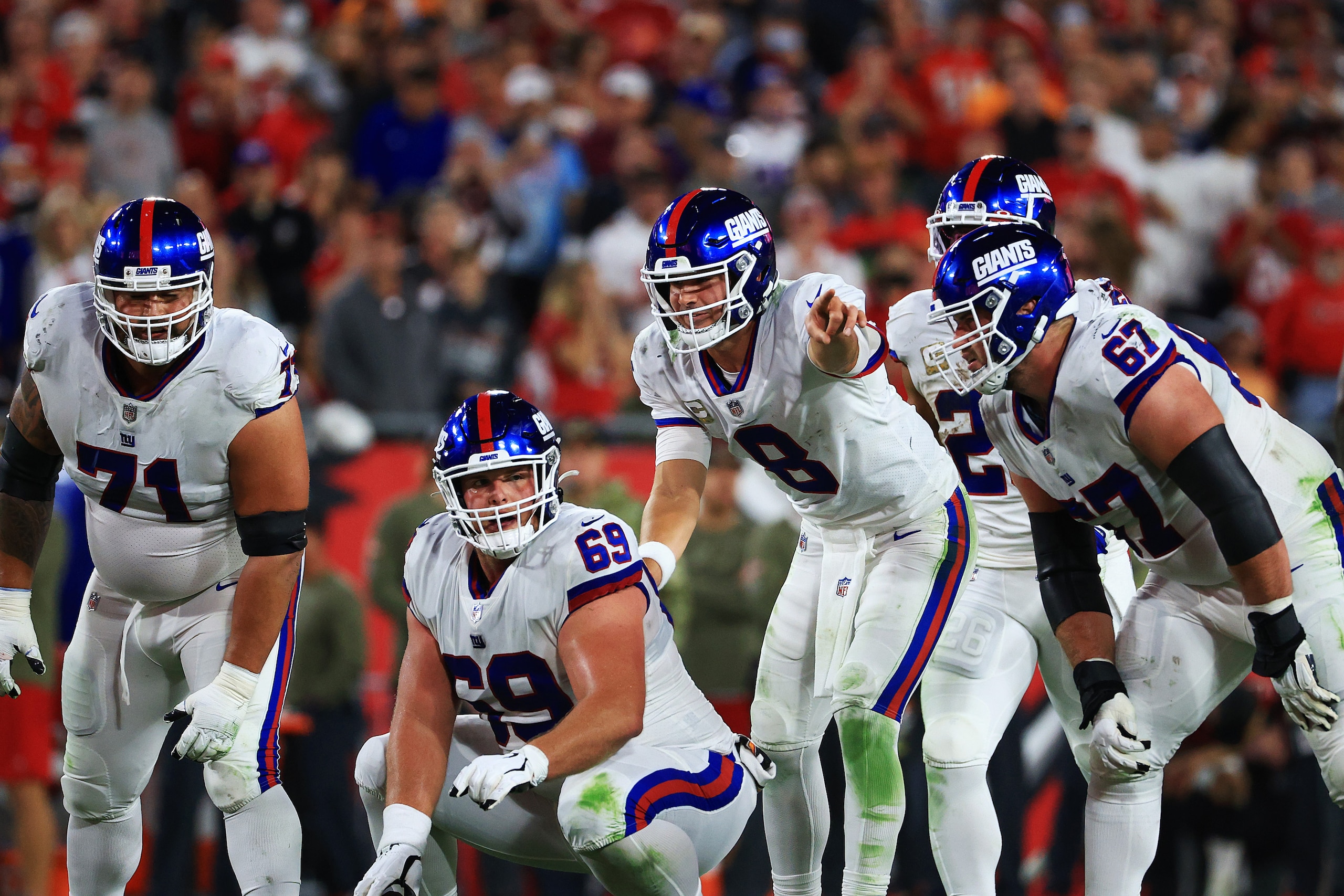 TAMPA, FLORIDA - NOVEMBER 22: Daniel Jones #8 of the New York Giants reacts against the Tampa Bay Buccaneers during the second half at Raymond James Stadium on November 22, 2021 in Tampa, Florida. (Photo by Mike Ehrmann/Getty Images)