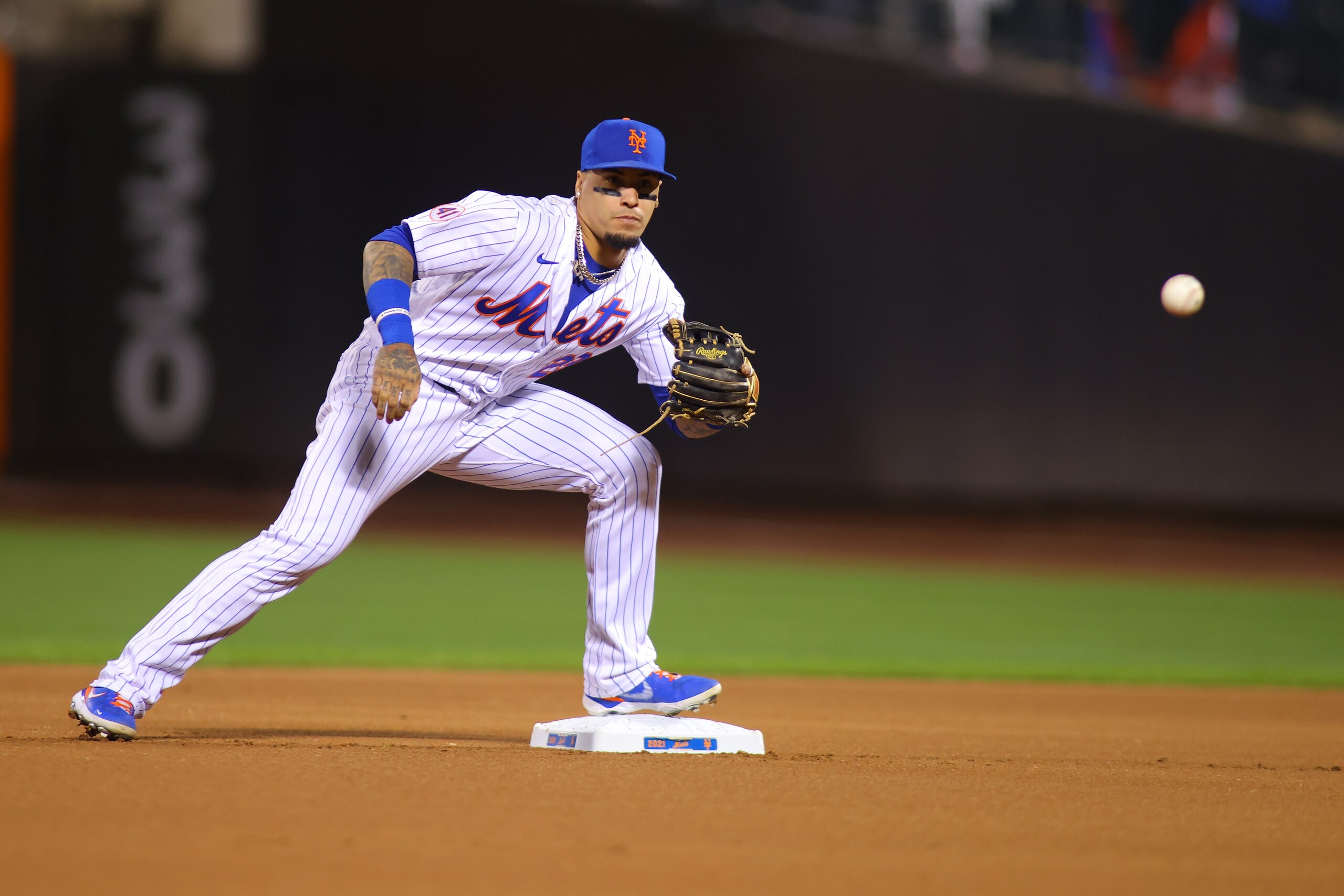 NEW YORK, NEW YORK - SEPTEMBER 29: Javier Baez #23 of the New York Mets in action against the Miami Marlins at Citi Field on September 29, 2021 in New York City. Miami Marlins defeated the New York Mets 3-2. (Photo by Mike Stobe/Getty Images)