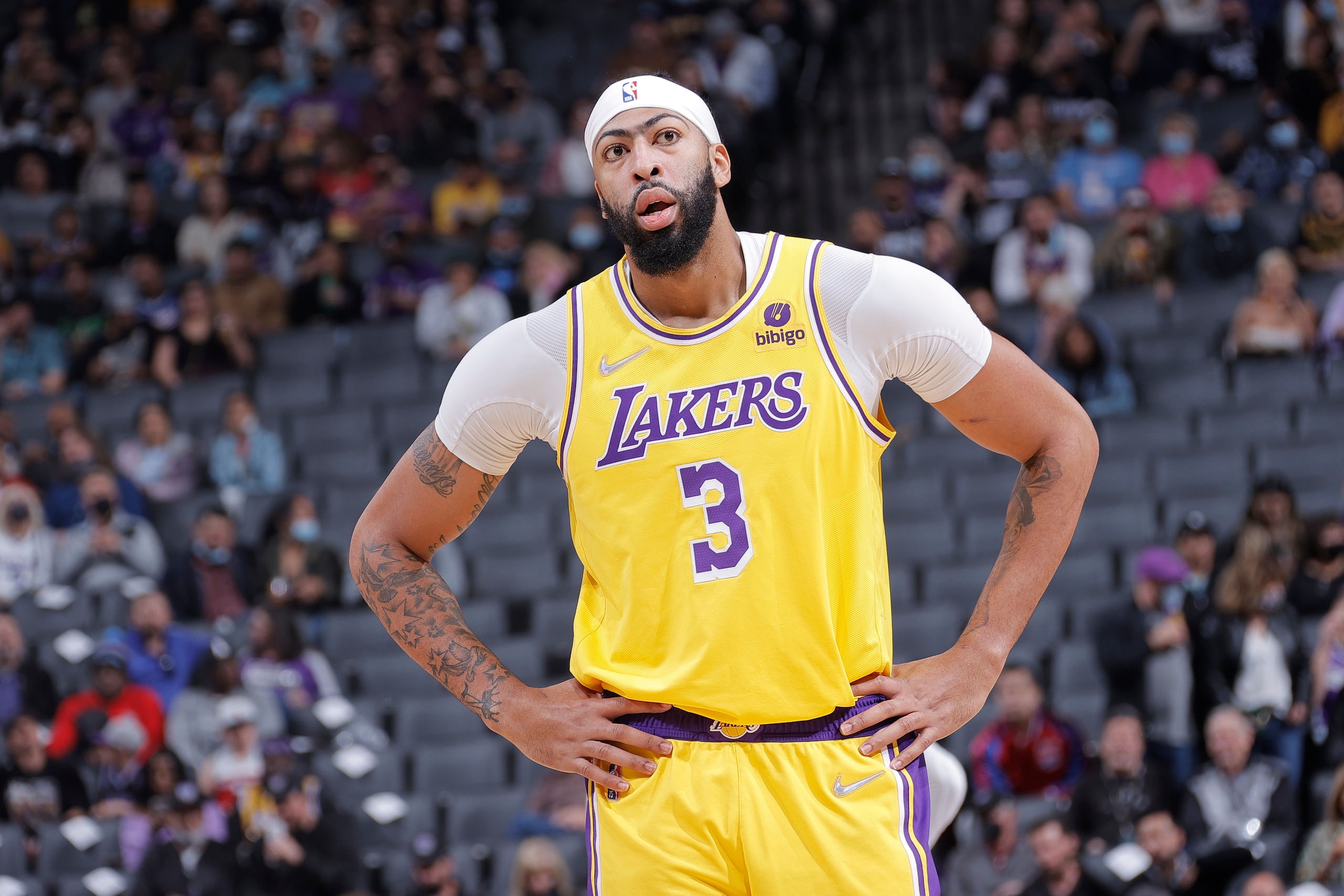 SACRAMENTO, CA - NOVEMBER 30: Anthony Davis #3 of the Los Angeles Lakers looks on during the game against the Sacramento Kings on November 30, 2021 at Golden 1 Center in Sacramento, California. NOTE TO USER: User expressly acknowledges and agrees that, by downloading and or using this Photograph, user is consenting to the terms and conditions of the Getty Images License Agreement. Mandatory Copyright Notice: Copyright 2021 NBAE (Photo by Rocky Widner/NBAE via Getty Images)