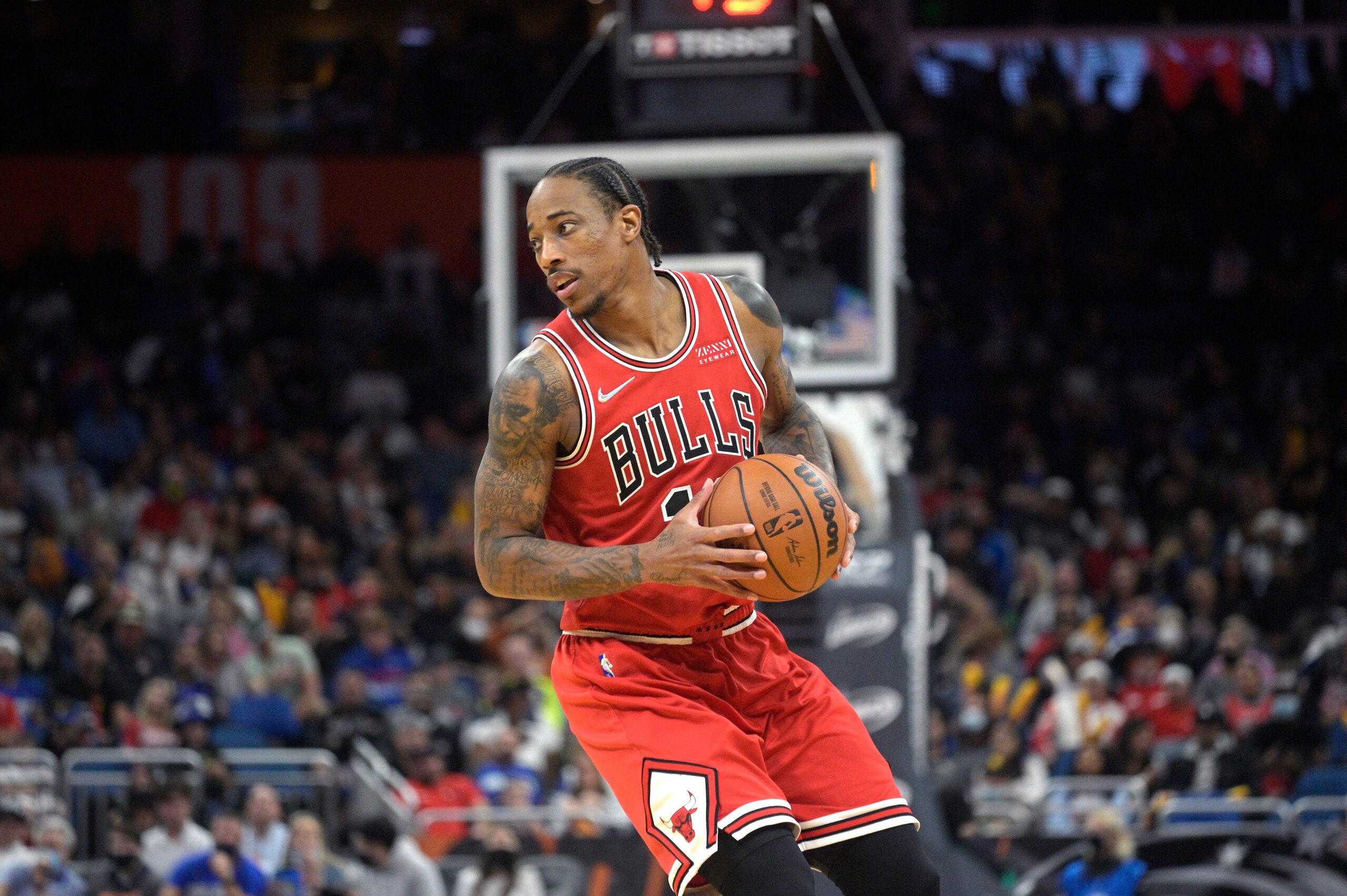 Chicago Bulls forward DeMar DeRozan runs a play during the second half of an NBA basketball game against the Orlando Magic, Friday, Nov. 26, 2021, in Orlando, Fla. (AP Photo/Phelan M. Ebenhack)