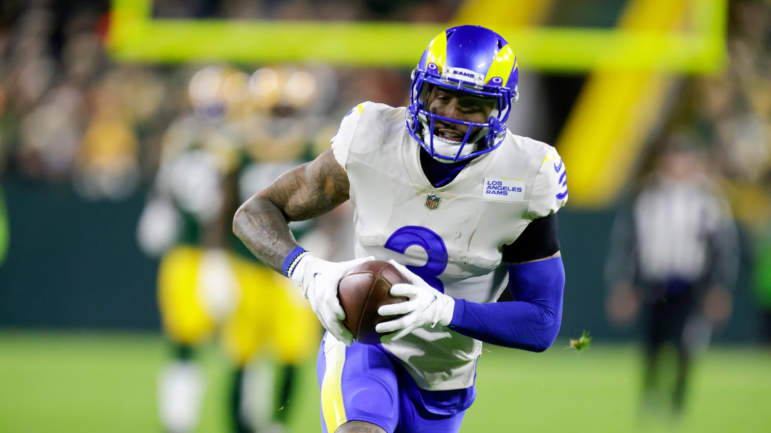 Los Angeles Rams' Odell Beckham Jr. catches a touchdown pass in front of Green Bay Packers' De'Vondre Campbell during the second half of an NFL football game Sunday, Nov. 28, 2021, in Green Bay, Wis. (AP Photo/Matt Ludtke)