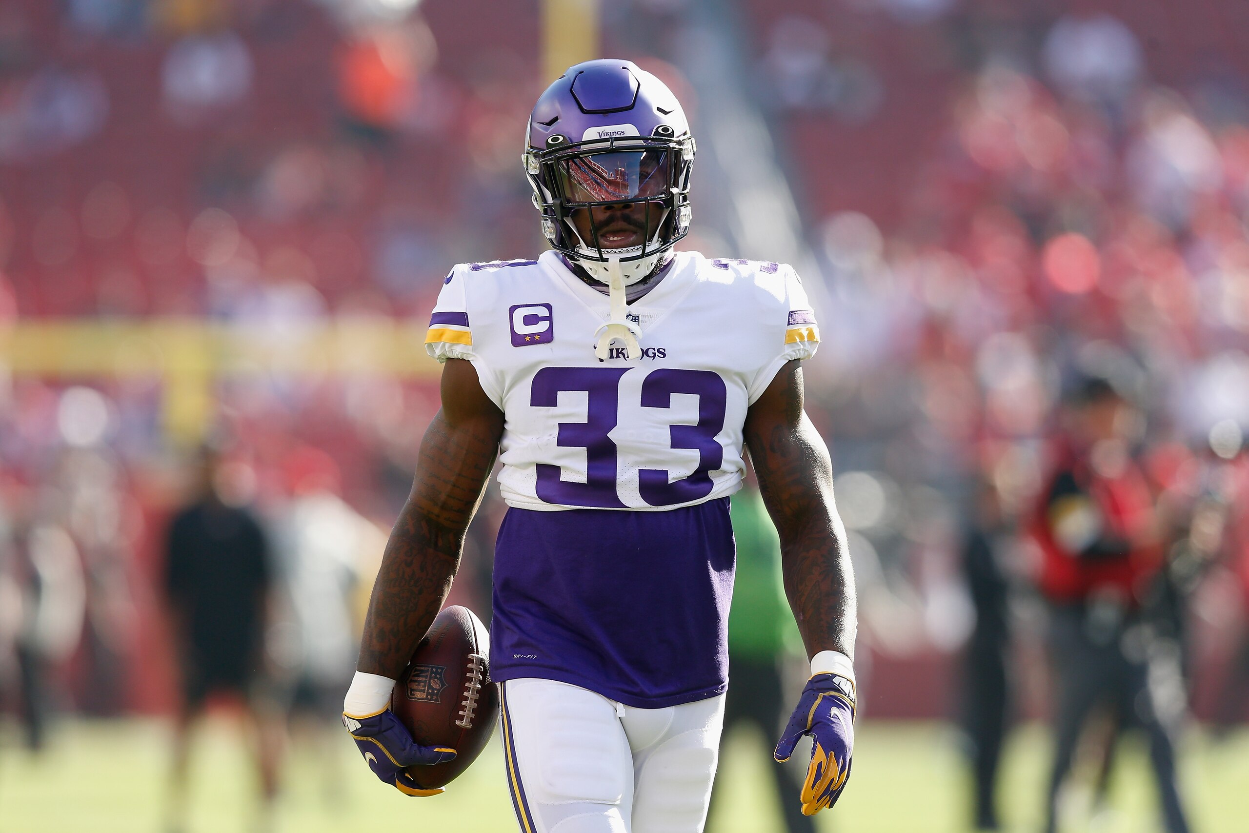 SANTA CLARA, CALIFORNIA - NOVEMBER 28: Dalvin Cook #33 of the Minnesota Vikings warms up before the game against the San Francisco 49ers at Levi's Stadium on November 28, 2021 in Santa Clara, California. (Photo by Lachlan Cunningham/Getty Images)