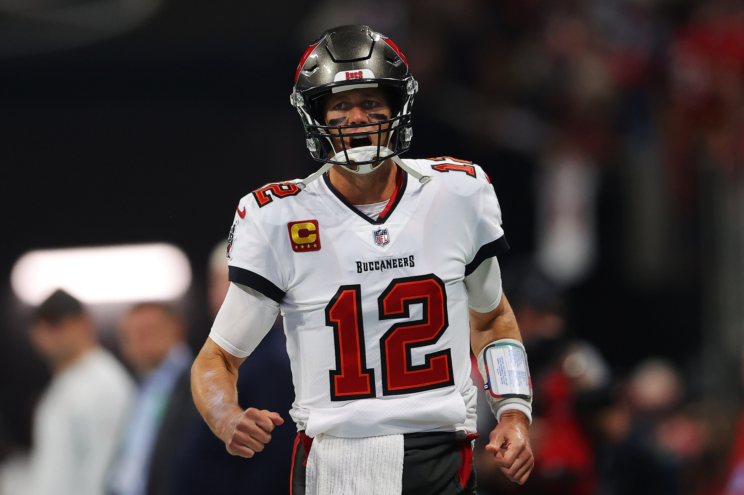 ATLANTA, GEORGIA - DECEMBER 05: Tom Brady #12 of the Tampa Bay Buccaneers warms up prior to the game against the Atlanta Falcons at Mercedes-Benz Stadium on December 05, 2021 in Atlanta, Georgia. (Photo by Kevin C. Cox/Getty Images) ATLANTA, GEORGIA - DECEMBER 05: Tom Brady #12 of the Tampa Bay Buccaneers warms up prior to the game against the Atlanta Falcons at Mercedes-Benz Stadium on December 05, 2021 in Atlanta, Georgia. (Photo by Kevin C. Cox/Getty Images)