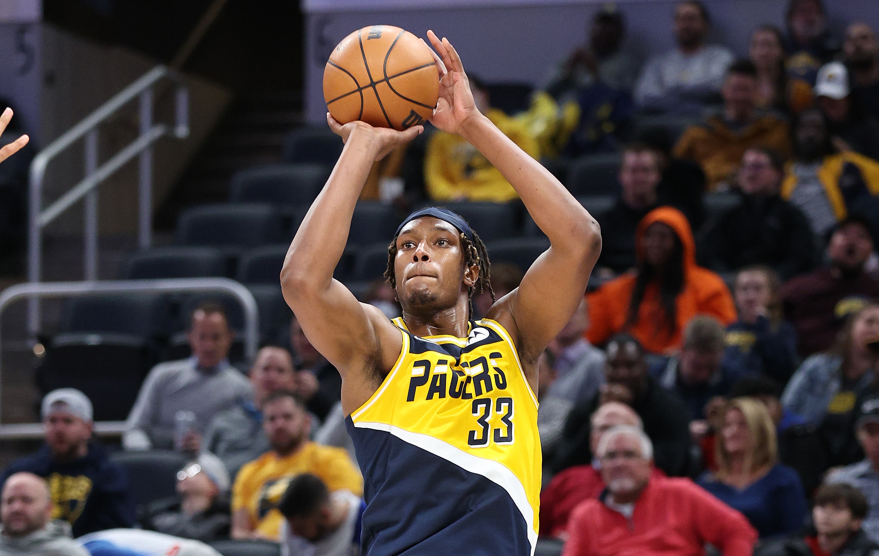 INDIANAPOLIS, INDIANA - DECEMBER 08:  Myles Turner #33 of the Indiana Pacers shoots the ball against the  New York Knicks at Gainbridge Fieldhouse on December 08, 2021 in Indianapolis, Indiana.     NOTE TO USER: User expressly acknowledges and agrees that, by downloading and or using this Photograph, user is consenting to the terms and conditions of the Getty Images License Agreement.  (Photo by Andy Lyons/Getty Images)