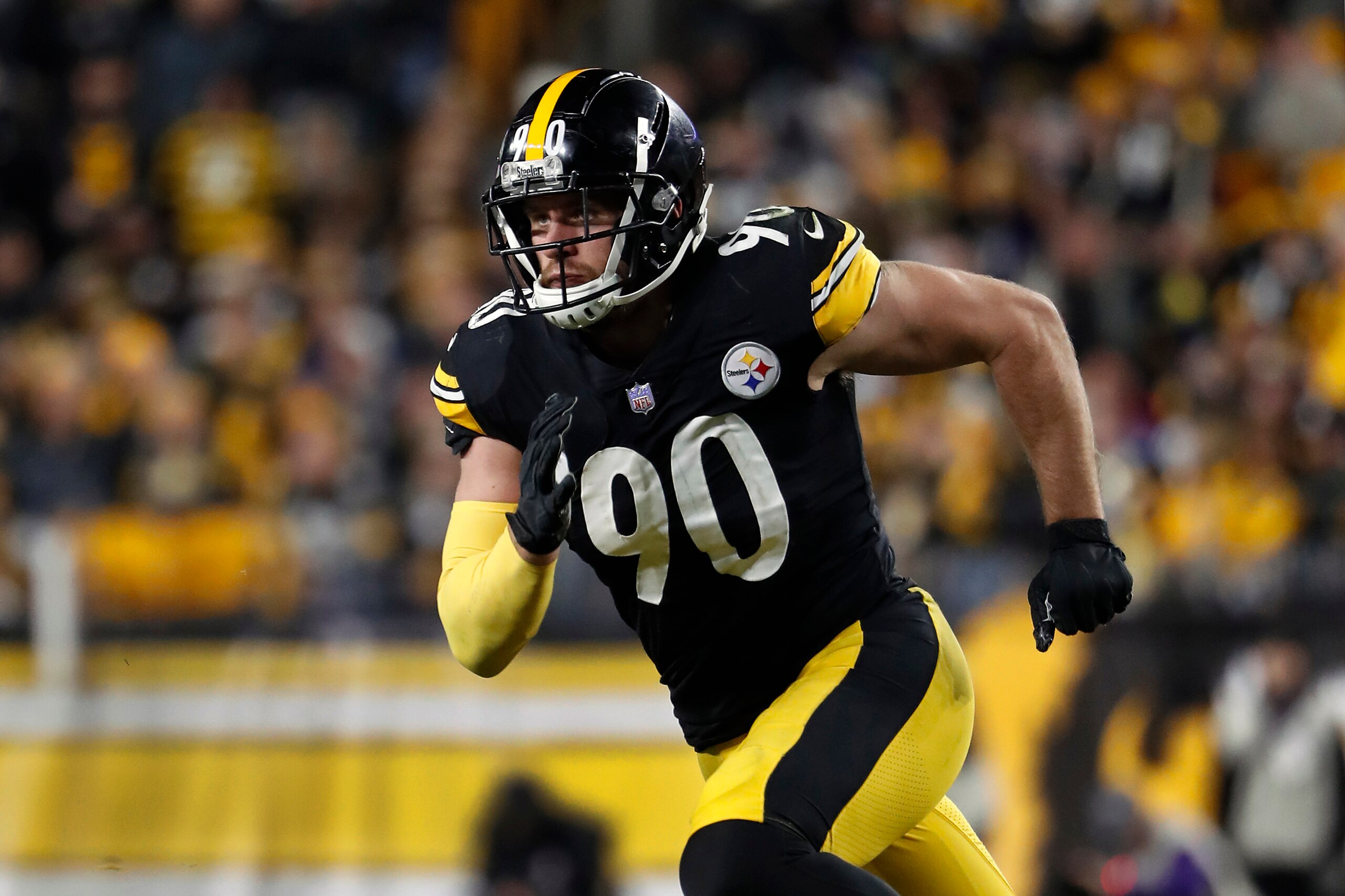 Pittsburgh Steelers outside linebacker T.J. Watt rushes during an NFL football game against the Baltimore Ravens at Heinz Field, Sunday, Dec. 5, 2021 in Pittsburgh. (Winslow Townson/AP Images for Panini)