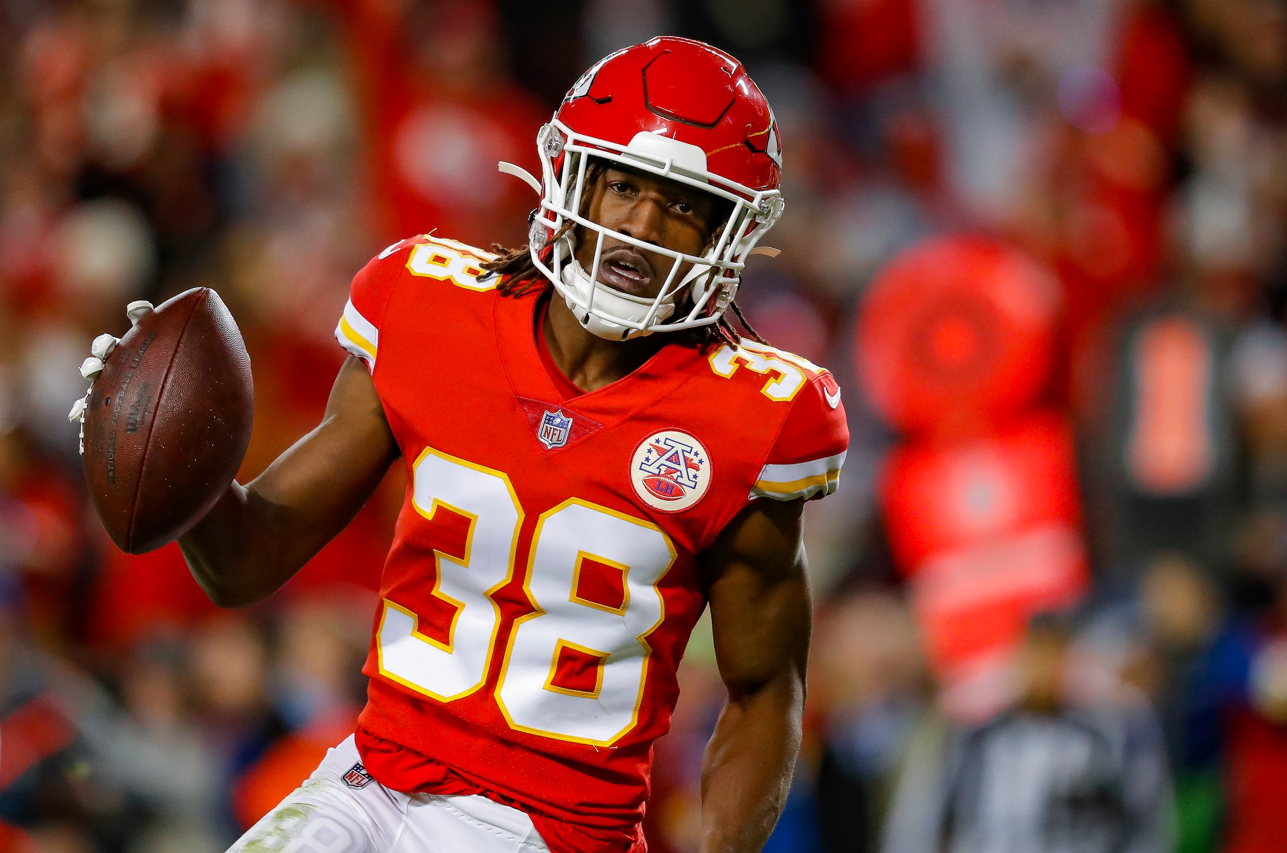 KANSAS CITY, MO - NOVEMBER 21: L'Jarius Sneed #38 of the Kansas City Chiefs runs with the ball after a fourth quarter interception against the Dallas Cowboys at Arrowhead Stadium on November 21, 2021 in Kansas City, Missouri. (Photo by David Eulitt/Getty Images) KANSAS CITY, MO - NOVEMBER 21: L'Jarius Sneed #38 of the Kansas City Chiefs runs with the ball after a fourth quarter interception against the Dallas Cowboys at Arrowhead Stadium on November 21, 2021 in Kansas City, Missouri. (Photo by David Eulitt/Getty Images)