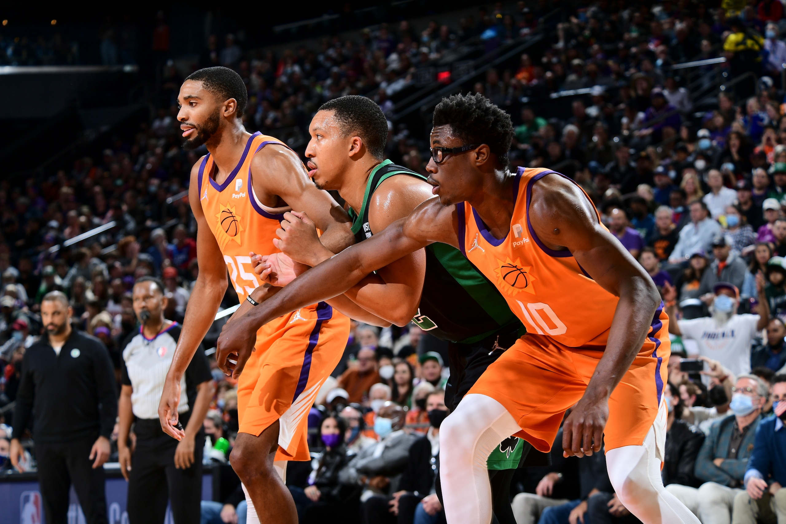 PHOENIX, AZ - DECEMBER 10: Grant Williams #12 of the Boston Celtics boxes out Mikal Bridges #25 of the Phoenix Suns and Jalen Smith #10 of the Phoenix Suns during the game on December 10, 2021 at Footprint Center in Phoenix, Arizona. NOTE TO USER: User expressly acknowledges and agrees that, by downloading and or using this photograph, user is consenting to the terms and conditions of the Getty Images License Agreement. Mandatory Copyright Notice: Copyright 2021 NBAE (Photo by Michael Gonzales/NBAE via Getty Images) PHOENIX, AZ - DECEMBER 10: Grant Williams #12 of the Boston Celtics boxes out Mikal Bridges #25 of the Phoenix Suns and Jalen Smith #10 of the Phoenix Suns during the game on December 10, 2021 at Footprint Center in Phoenix, Arizona. NOTE TO USER: User expressly acknowledges and agrees that, by downloading and or using this photograph, user is consenting to the terms and conditions of the Getty Images License Agreement. Mandatory Copyright Notice: Copyright 2021 NBAE (Photo by Michael Gonzales/NBAE via Getty Images)