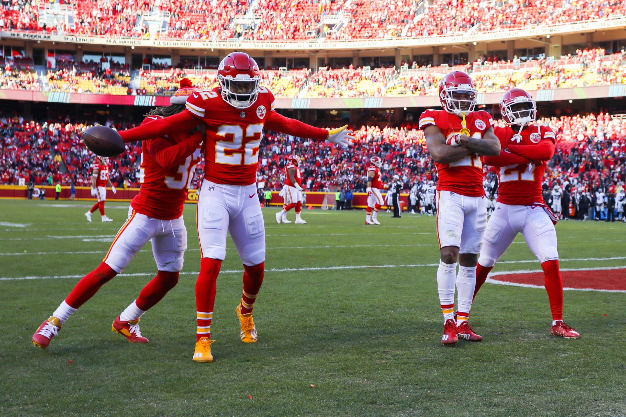 KANSAS CITY, MO - DECEMBER 12: Kansas City Chiefs safety Juan Thornhill (22) celebrate a fumble recovery with teammates late in the fourth quarter of an NFL game between the Las Vegas Raiders and Kansas City Chiefs on Dec 12, 2021 at GEHA Field at Arrowhead Stadium in Kansas City, MO. The Chiefs forced 5 turnovers for the game. (Photo by Scott Winters/Icon Sportswire via Getty Images) KANSAS CITY, MO - DECEMBER 12: Kansas City Chiefs safety Juan Thornhill (22) celebrate a fumble recovery with teammates late in the fourth quarter of an NFL game between the Las Vegas Raiders and Kansas City Chiefs on Dec 12, 2021 at GEHA Field at Arrowhead Stadium in Kansas City, MO. The Chiefs forced 5 turnovers for the game. (Photo by Scott Winters/Icon Sportswire via Getty Images)