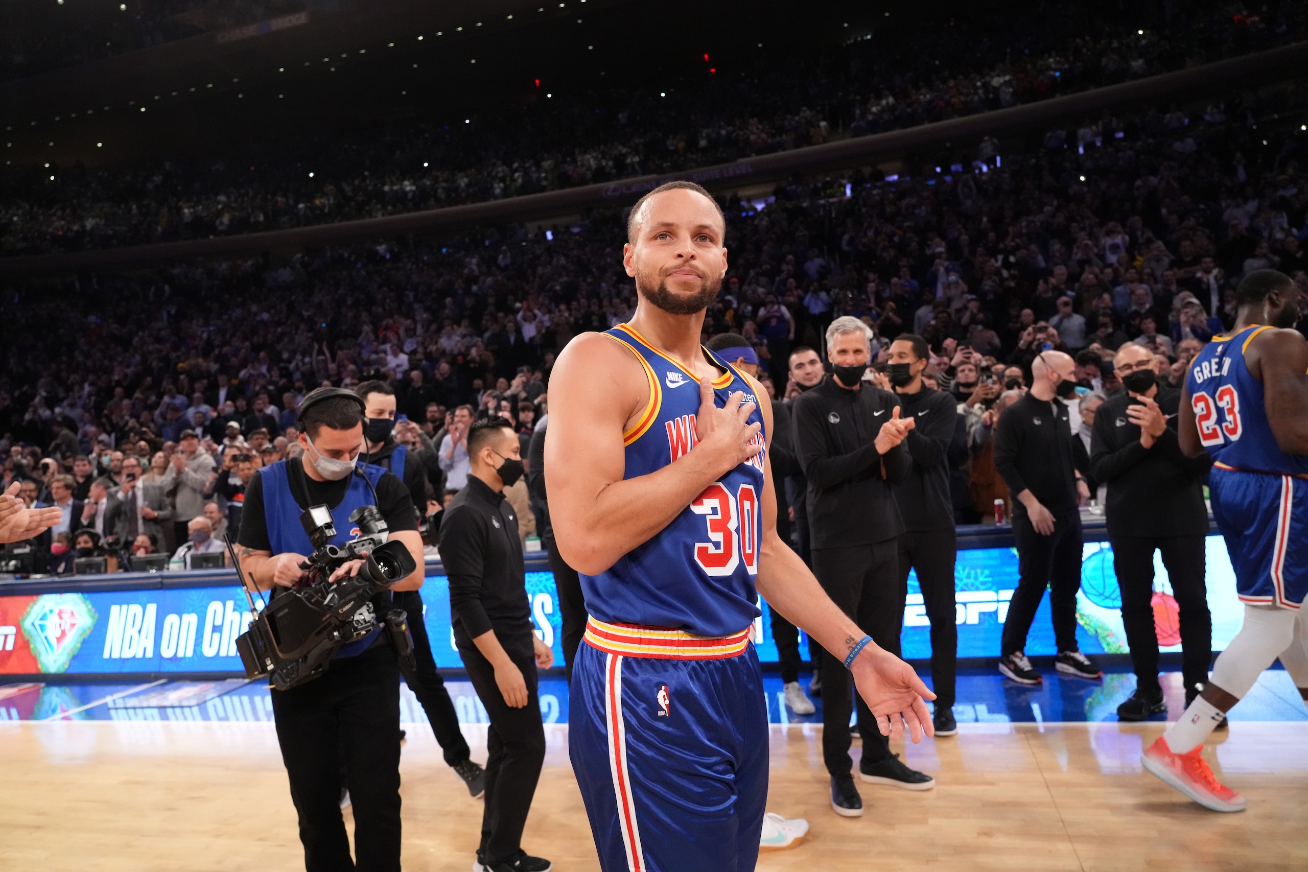NEW YORK, NY - DECEMBER 14: Stephen Curry #30 of the Golden State Warriors celebrates after passing Ray Allen for most three pointers made in NBA history with 2,974 during the game against the New York Knicks on December 14, 2021 at Madison Square Garden in New York, New York. NOTE TO USER: User expressly acknowledges and agrees that, by downloading and/or using this Photograph, user is consenting to the terms and conditions of the Getty Images License Agreement. Mandatory Copyright Notice: Copyright 2021 NBAE (Photo by Jesse D. Garrabrant/NBAE via Getty Images)