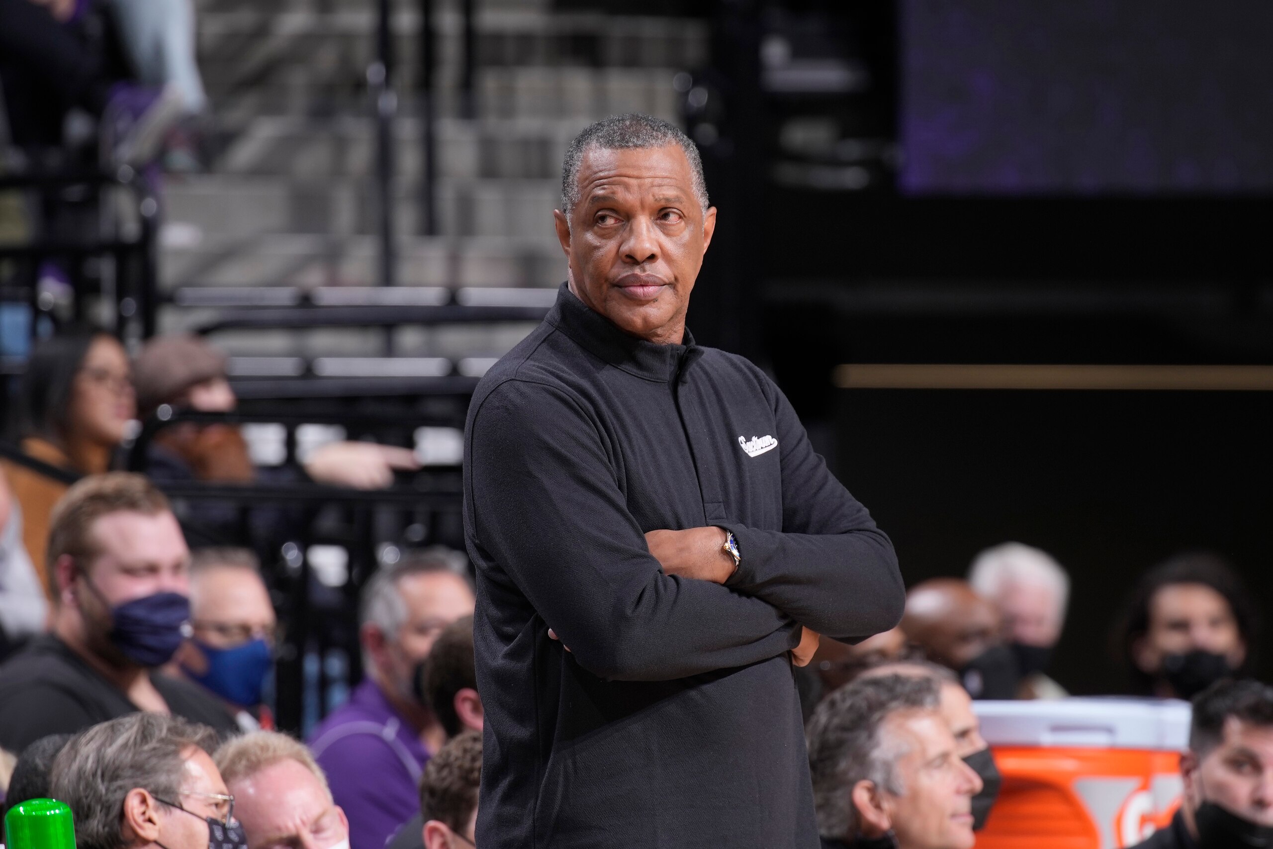 SACRAMENTO, CA - DECEMBER 8: Interim Head coach Alvin Gentry of the Sacramento Kings coaches against the Orlando Magic on December 8, 2021 at Golden 1 Center in Sacramento, California. NOTE TO USER: User expressly acknowledges and agrees that, by downloading and or using this photograph, User is consenting to the terms and conditions of the Getty Images Agreement. Mandatory Copyright Notice: Copyright 2021 NBAE (Photo by Rocky Widner/NBAE via Getty Images)