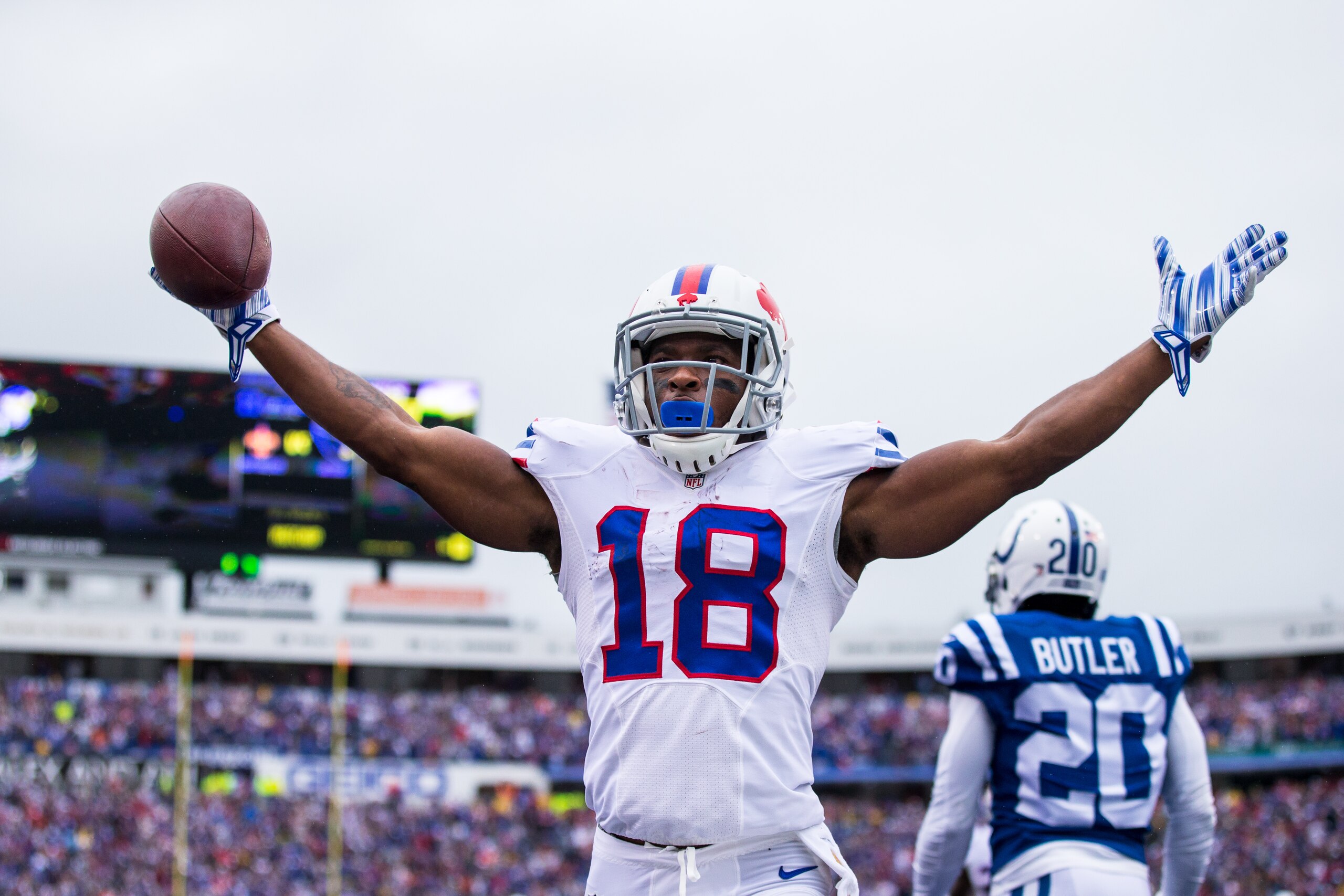 ORCHARD PARK, NY - SEPTEMBER 13:  Percy Harvin #18 of the Buffalo Bills celebrates a touchdown reception against the Indianapolis Colts on September 13, 2015 at Ralph Wilson Stadium in Orchard Park, New York.  Buffalo defeats Indianapolis 27-14.  (Photo by Brett Carlsen/Getty Images)