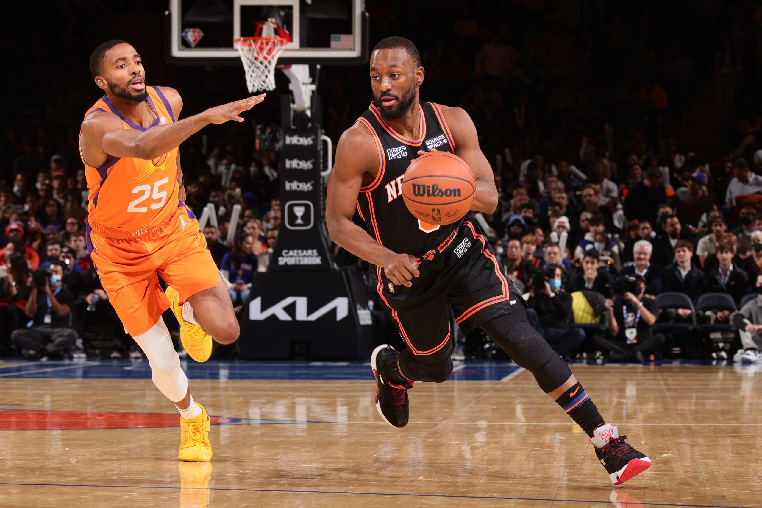 NEW YORK, NY - NOVEMBER 26: Kemba Walker #8 of the New York Knicks drives to the basket during the game against the Phoenix Suns on November 26, 2021 at Madison Square Garden in New York City, New York.  NOTE TO USER: User expressly acknowledges and agrees that, by downloading and or using this photograph, User is consenting to the terms and conditions of the Getty Images License Agreement. Mandatory Copyright Notice: Copyright 2021 NBAE  (Photo by Nathaniel S. Butler/NBAE via Getty Images)