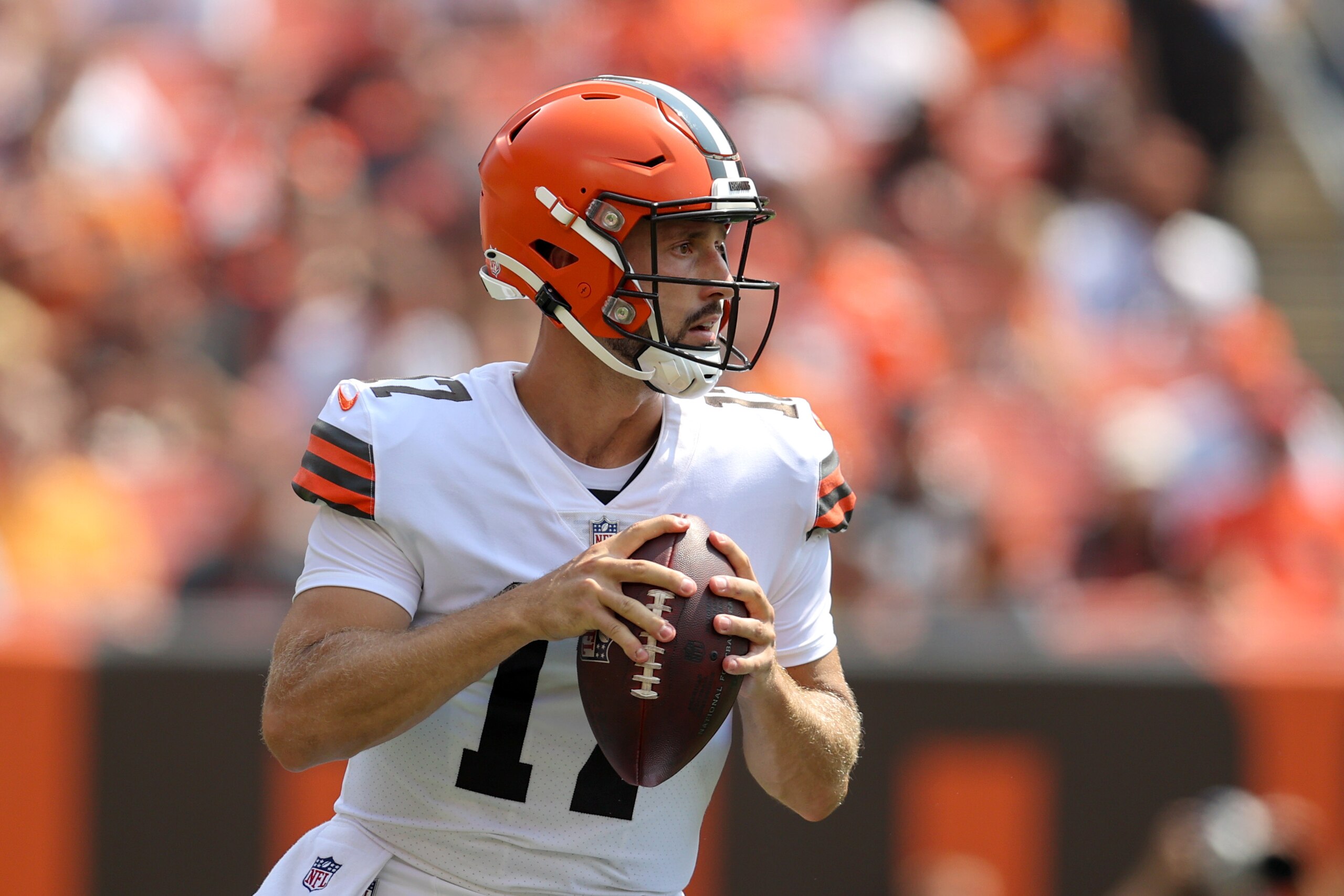 CLEVELAND, OH - AUGUST 22: Cleveland Browns quarterback Kyle Lauletta (17) looks to pass during the second quarter of the National Football League preseason game between the New York Giants and Cleveland Browns on August 22, 2021, at FirstEnergy Stadium in Cleveland, OH. (Photo by Frank Jansky/Icon Sportswire via Getty Images)