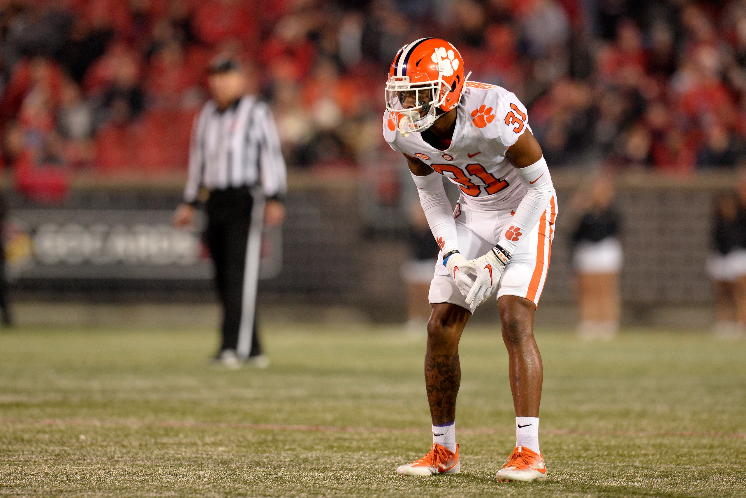 LOUISVILLE, KY - NOVEMBER 06: Clemson Tigers cornerback Mario Goodrich (31) lines up for a play during the college football game between the Clemson Tigers and the Louisville Cardinals on November 6, 2021, at Cardinal Stadium in Louisville, Kentucky. (Photo by Michael Allio/Icon Sportswire via Getty Images) LOUISVILLE, KY - NOVEMBER 06: Clemson Tigers cornerback Mario Goodrich (31) lines up for a play during the college football game between the Clemson Tigers and the Louisville Cardinals on November 6, 2021, at Cardinal Stadium in Louisville, Kentucky. (Photo by Michael Allio/Icon Sportswire via Getty Images)