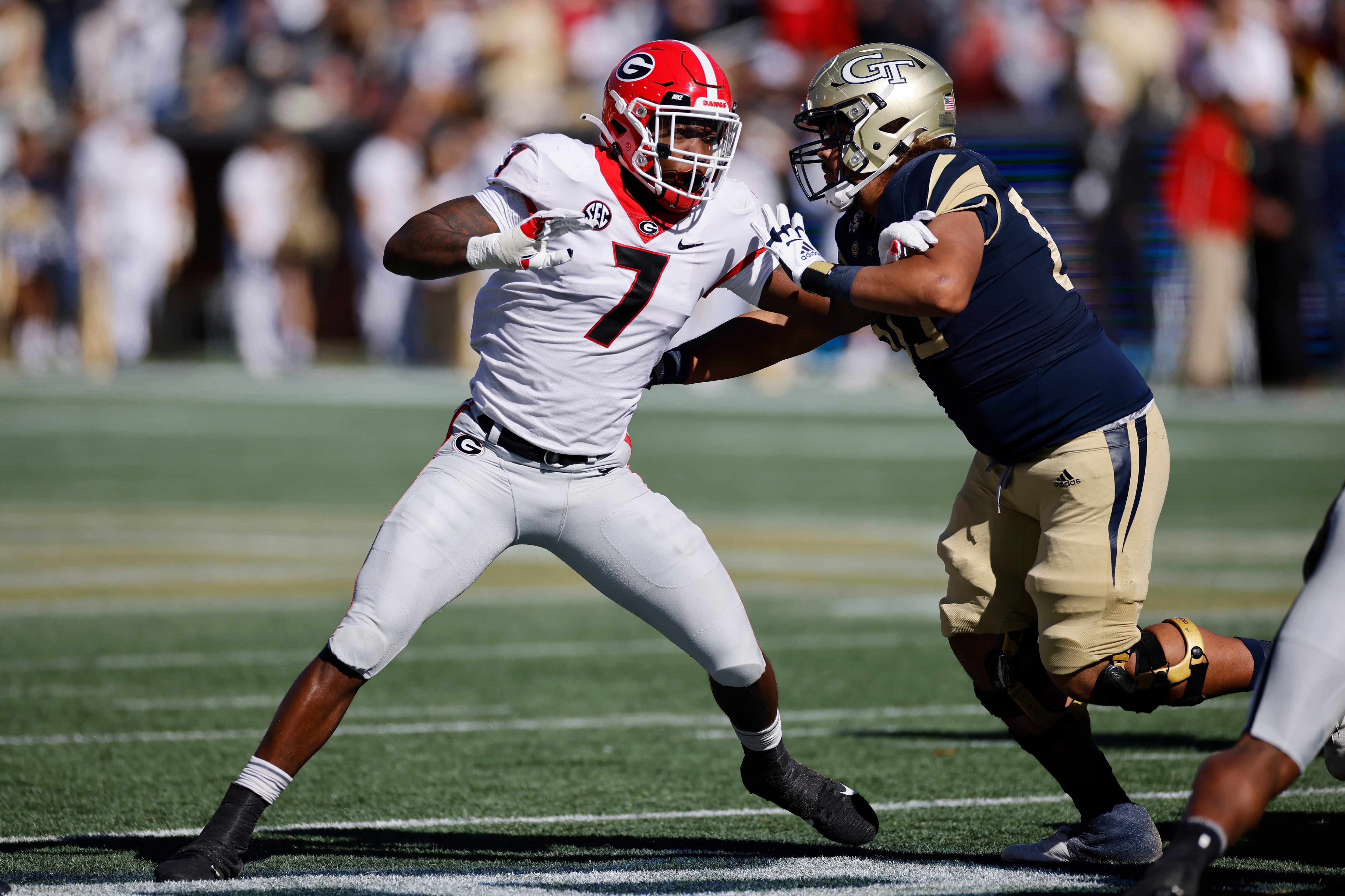 ATLANTA, GA - NOVEMBER 27: Georgia Bulldogs linebacker Quay Walker (7) rushes on defense during a college football game against the Georgia Tech Yellow Jackets on Nov. 27, 2021 at Bobby Dodd Stadium at Historic Grant Field in Atlanta, Georgia. (Photo by Joe Robbins/Icon Sportswire via Getty Images)