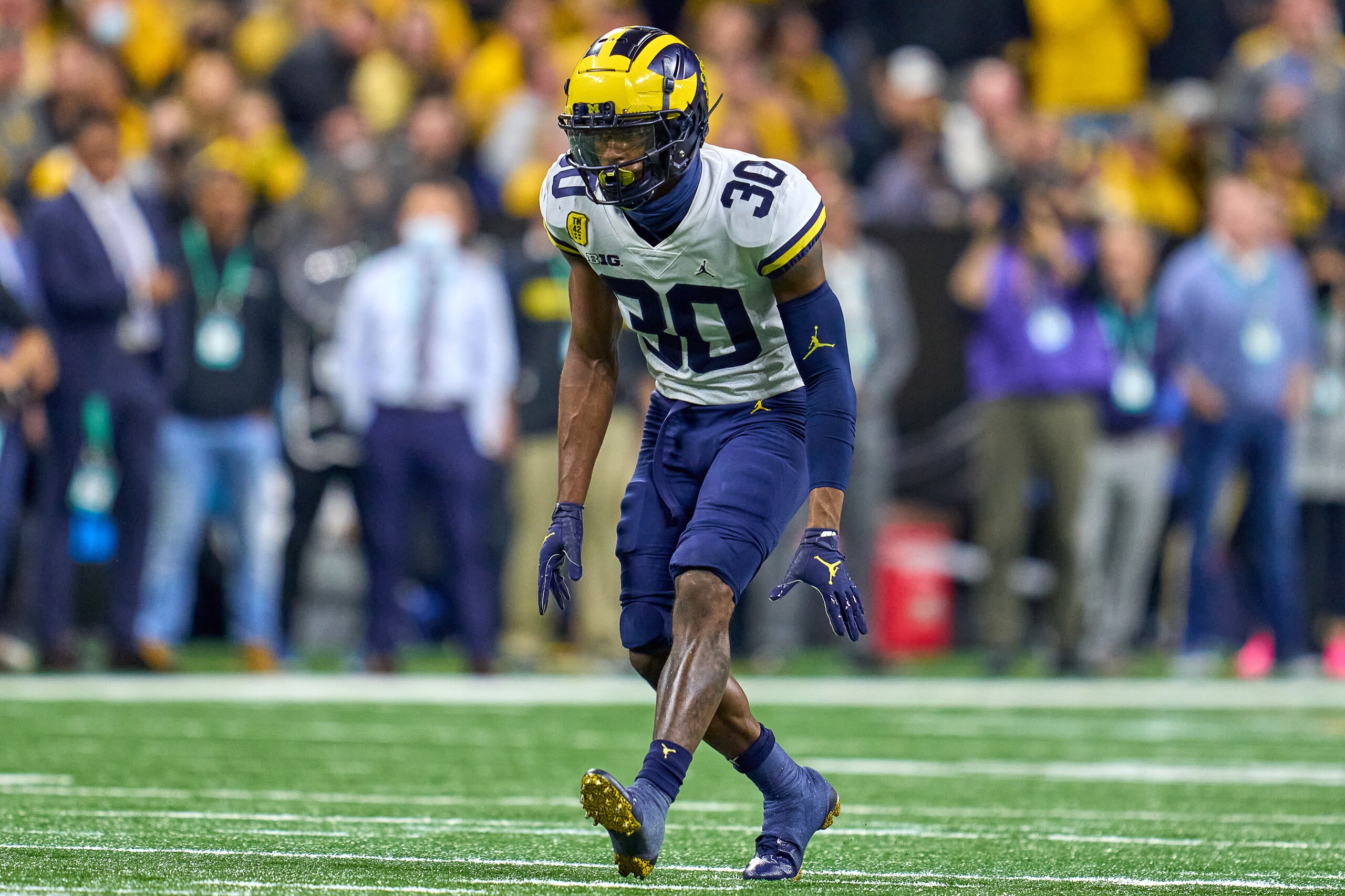 INDIANAPOLIS, IN - DECEMBER 04: Michigan Wolverines defensive back Daxton Hill (30) runs in motion during the Big Ten Championship Game between the Iowa Hawkeyes and the Michigan Wolverines on December 04, 2021, at Lucas Oil Stadium, in Indianapolis, IL. (Photo by Robin Alam/Icon Sportswire via Getty Images) INDIANAPOLIS, IN - DECEMBER 04: Michigan Wolverines defensive back Daxton Hill (30) runs in motion during the Big Ten Championship Game between the Iowa Hawkeyes and the Michigan Wolverines on December 04, 2021, at Lucas Oil Stadium, in Indianapolis, IL. (Photo by Robin Alam/Icon Sportswire via Getty Images)