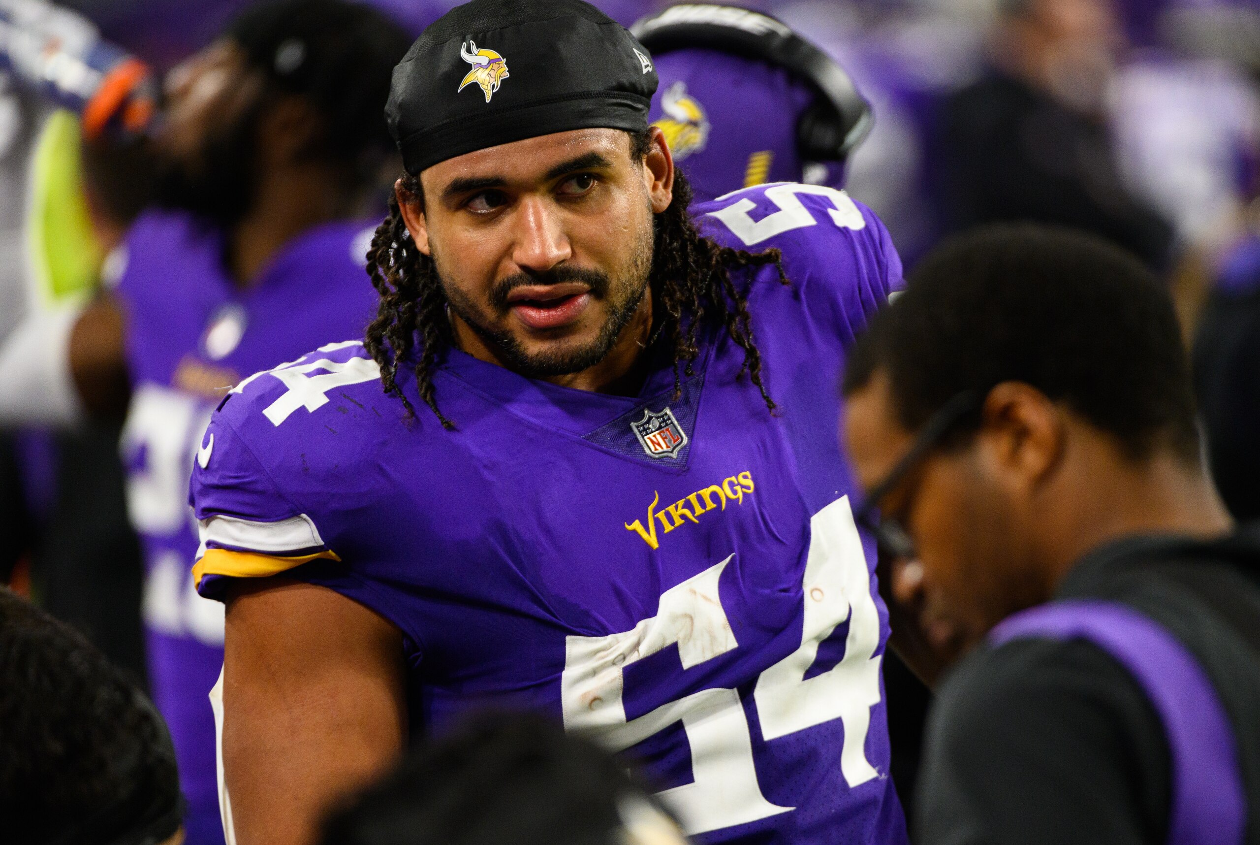 MINNEAPOLIS, MN - OCTOBER 31: Eric Kendricks #54 of the Minnesota Vikings talks to teammates on the sidelines in the second quarter the game against the Dallas Cowboys at U.S. Bank Stadium on October 31, 2021 in Minneapolis, Minnesota. (Photo by Stephen Maturen/Getty Images)