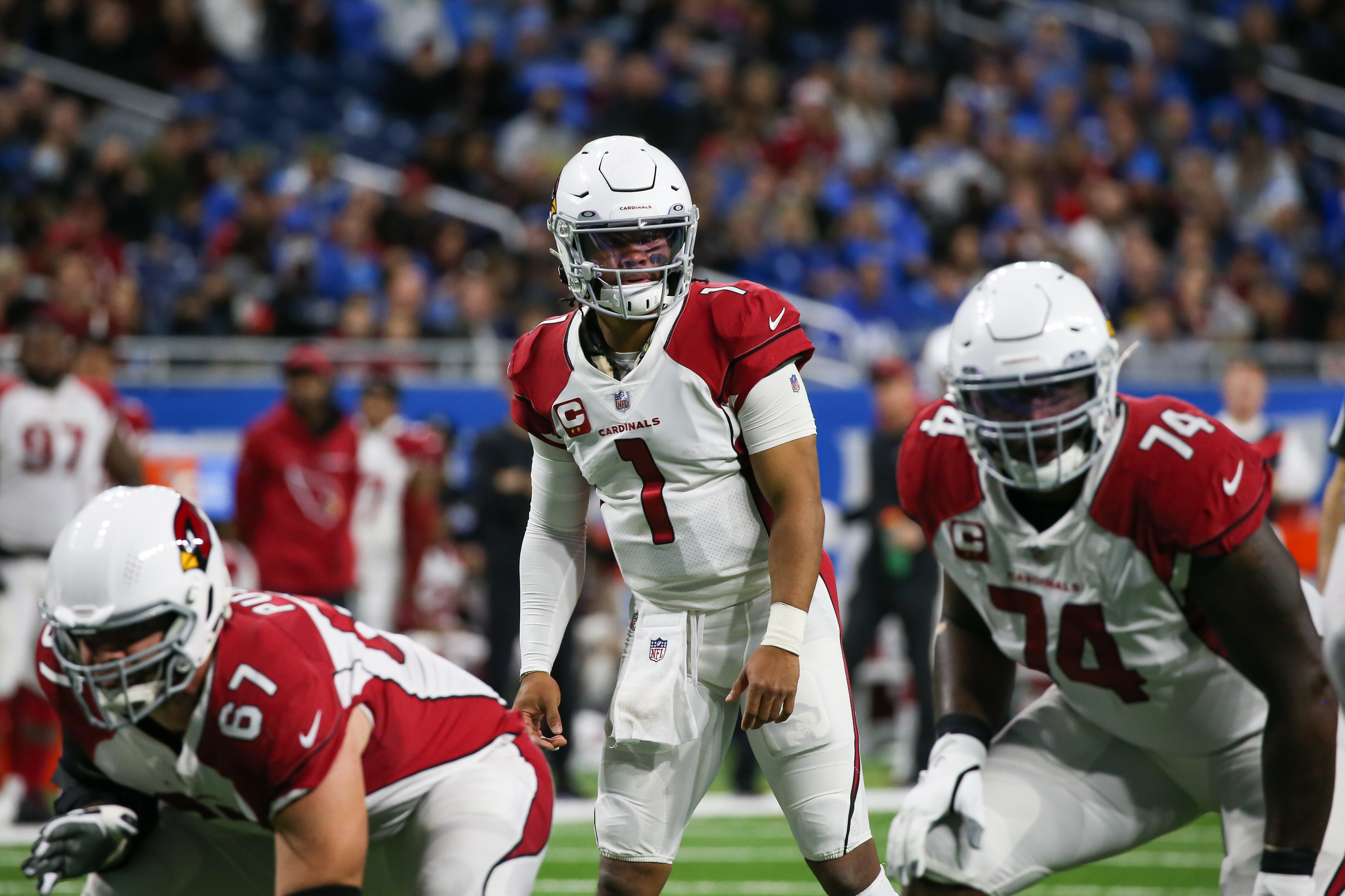 DETROIT, MI - DECEMBER 19:  Arizona Cardinals quarterback Kyler Murray (1) calls out play signals during a regular season NFL football game between the Arizona Cardinals and the Detroit Lions on December 19, 2021 at Ford Field in Detroit, Michigan. (Photo by Scott W. Grau/Icon Sportswire via Getty Images)