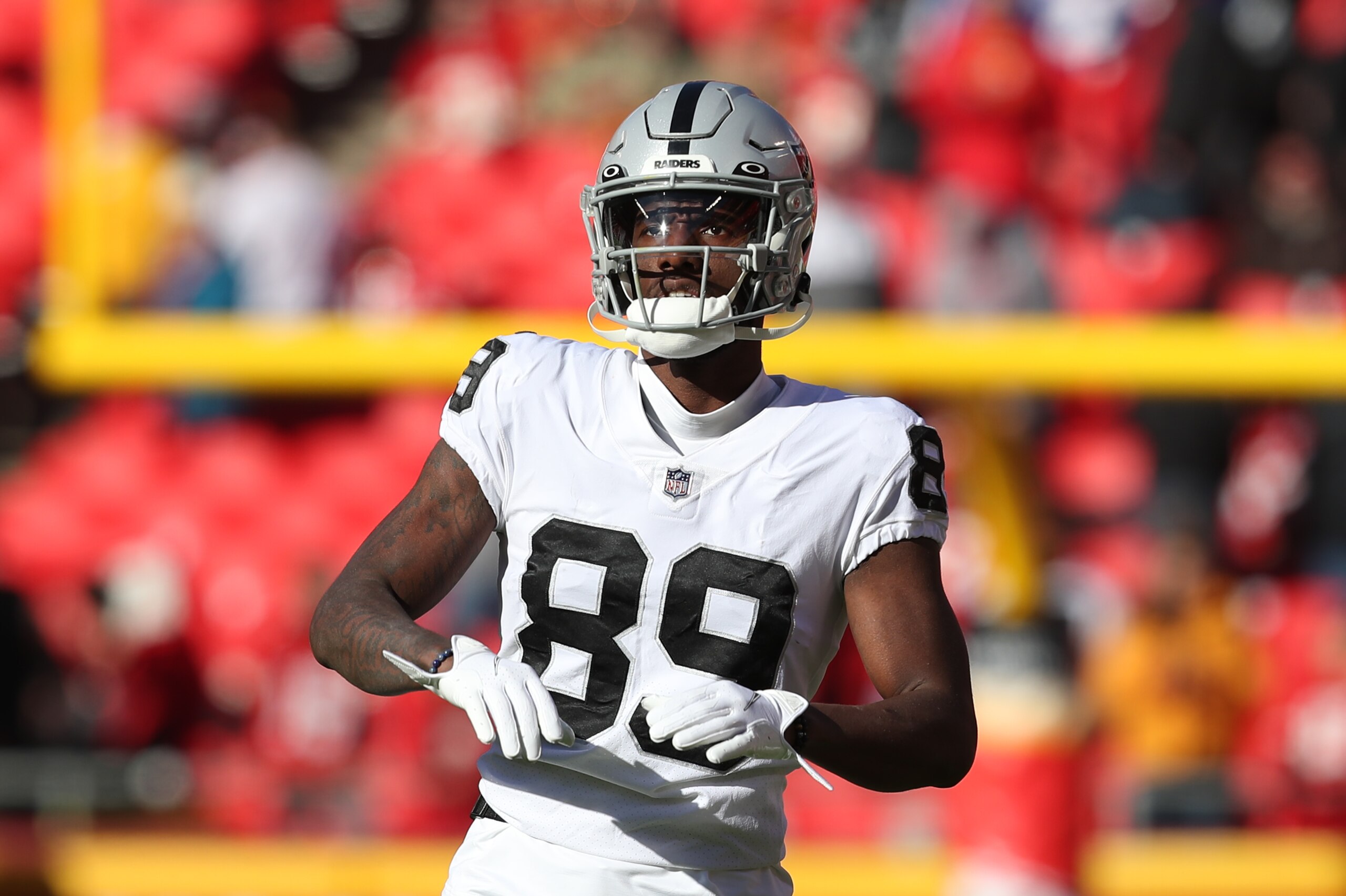 KANSAS CITY, MO - DECEMBER 12: Las Vegas Raiders wide receiver Bryan Edwards (89) before an NFL game between the Las Vegas Raiders and Kansas City Chiefs on Dec 12, 2021 at GEHA Field at Arrowhead Stadium in Kansas City, MO. (Photo by Scott Winters/Icon Sportswire via Getty Images)