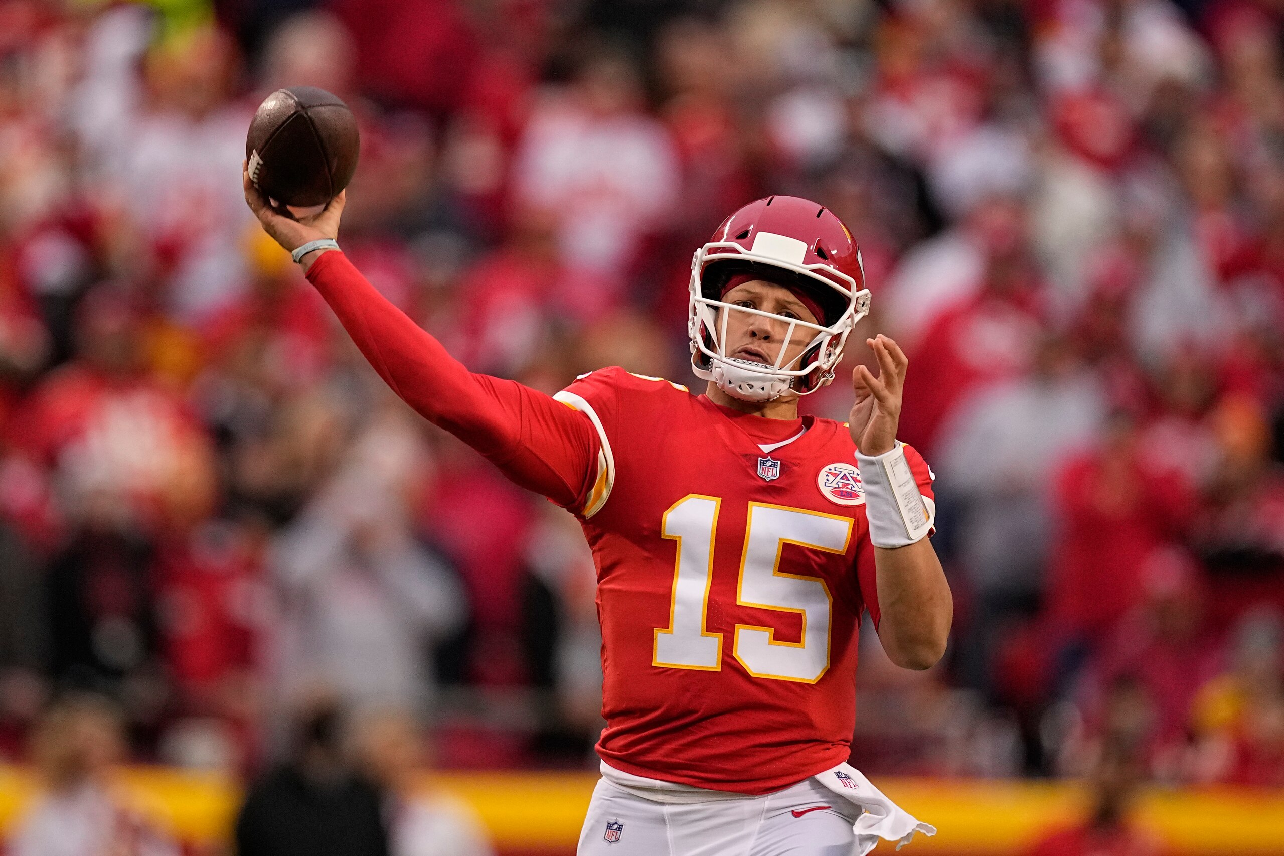 Kansas City Chiefs quarterback Patrick Mahomes throws during the first half of an NFL football game against the Pittsburgh Steelers Sunday, Dec. 26, 2021, in Kansas City, Mo. (AP Photo/Charlie Riedel)