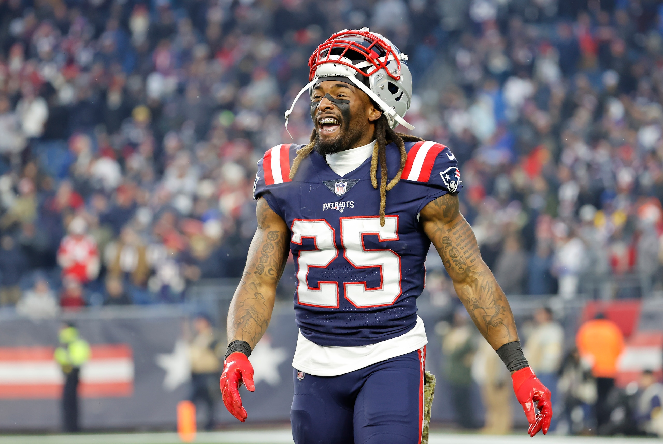 FOXBOROUGH, MA - NOVEMBER 28: New England Patriots running back Brandon Bolden (25) during a game between the New England Patriots and the Tennessee Titans on November 28, 2021, at Gillette Stadium in Foxborough, Massachusetts. (Photo by Fred Kfoury III/Icon Sportswire via Getty Images)