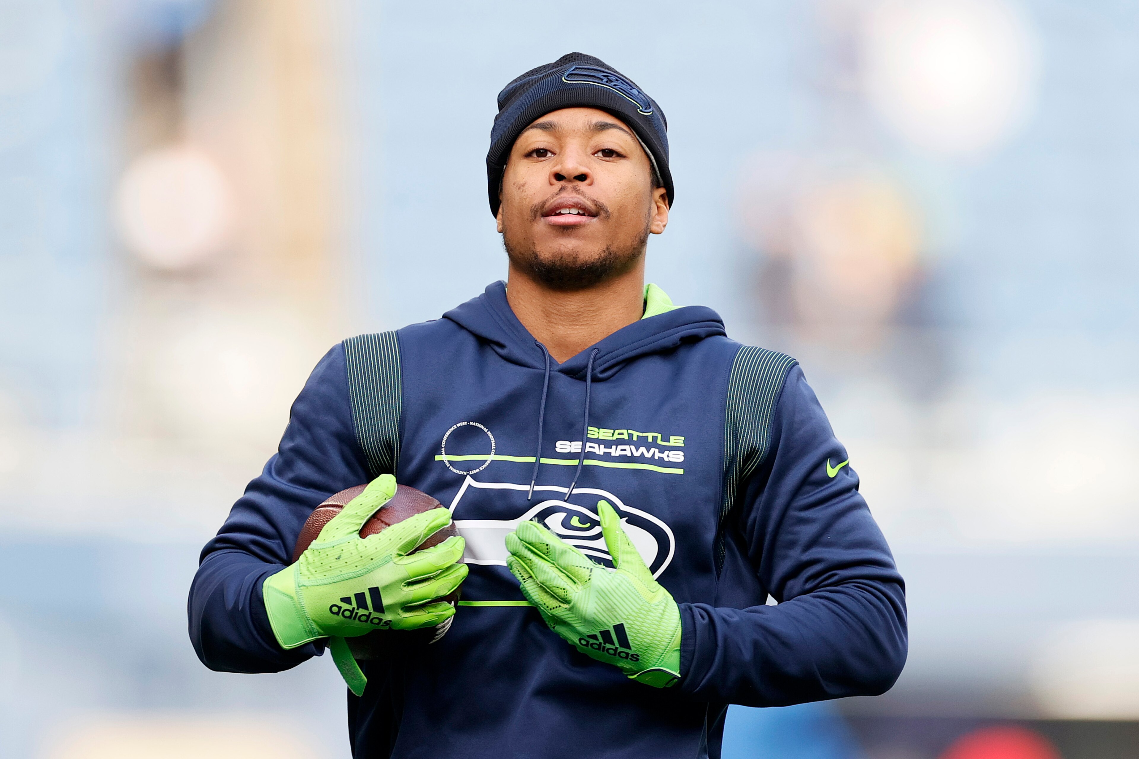 SEATTLE, WASHINGTON - DECEMBER 05: Tyler Lockett #16 of the Seattle Seahawks warms up before the game against the San Francisco 49ers at Lumen Field on December 05, 2021 in Seattle, Washington. (Photo by Steph Chambers/Getty Images) SEATTLE, WASHINGTON - DECEMBER 05: Tyler Lockett #16 of the Seattle Seahawks warms up before the game against the San Francisco 49ers at Lumen Field on December 05, 2021 in Seattle, Washington. (Photo by Steph Chambers/Getty Images)
