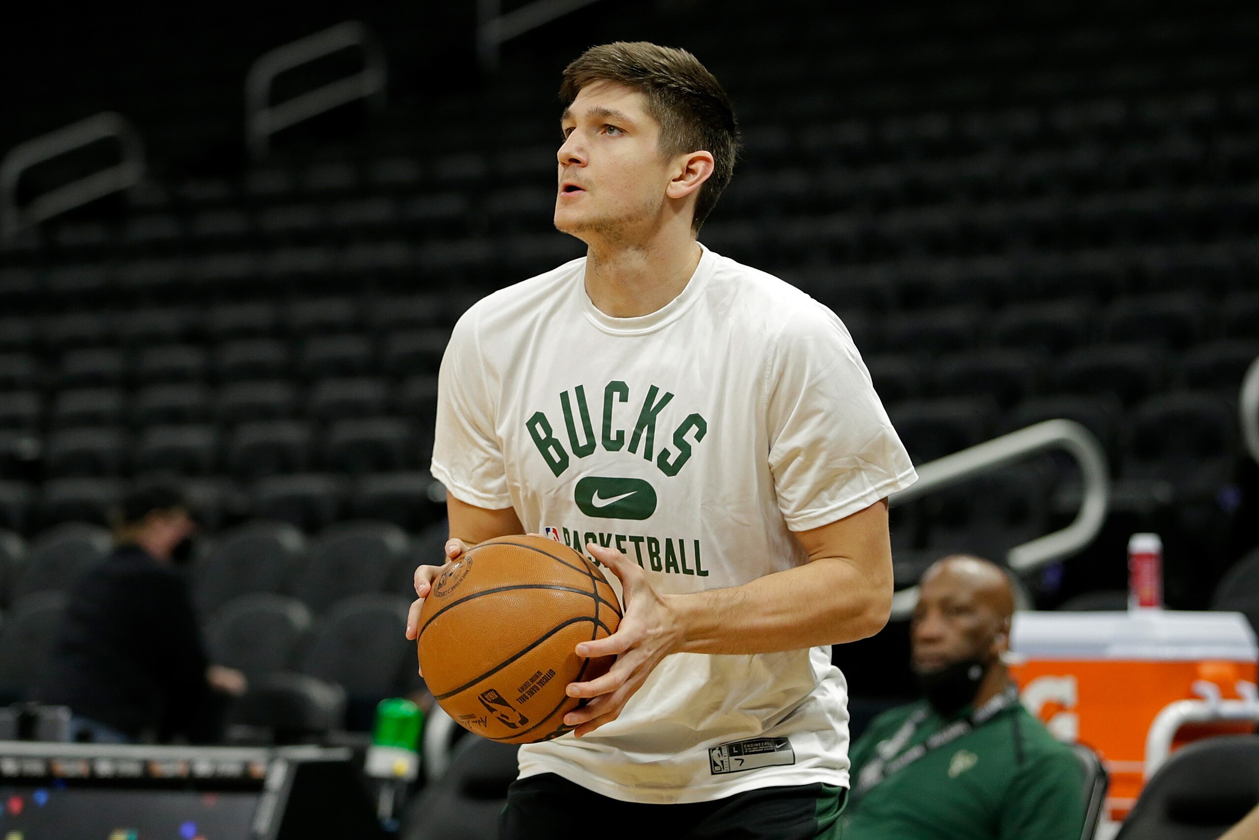 MILWAUKEE, WISCONSIN - JANUARY 22: Grayson Allen #7 of the Milwaukee Bucks warms up before the game against the Sacramento Kings at Fiserv Forum on January 22, 2022 in Milwaukee, Wisconsin. Bucks defeated the Kings 133-127. NOTE TO USER: User expressly acknowledges and agrees that, by downloading and or using this photograph, User is consenting to the terms and conditions of the Getty Images License Agreement. (Photo by John Fisher/Getty Images)