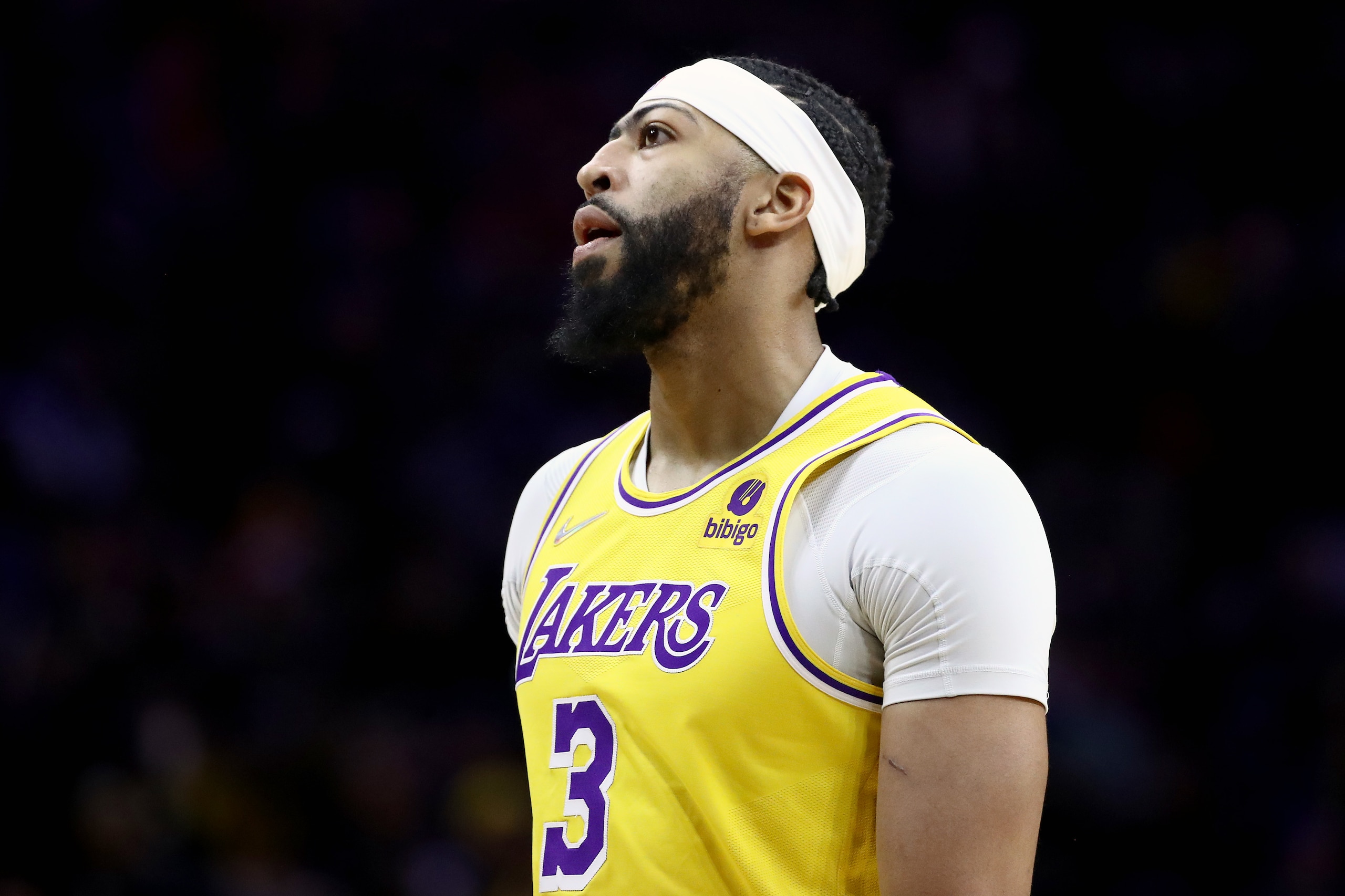 PHILADELPHIA, PENNSYLVANIA - JANUARY 27: Anthony Davis #3 of the Los Angeles Lakers looks on during the first quarter against the Philadelphia 76ers at Wells Fargo Center on January 27, 2022 in Philadelphia, Pennsylvania. NOTE TO USER: User expressly acknowledges and agrees that,  by downloading and or using this photograph,  User is consenting to the terms and conditions of the Getty Images License Agreement. (Photo by Tim Nwachukwu/Getty Images)