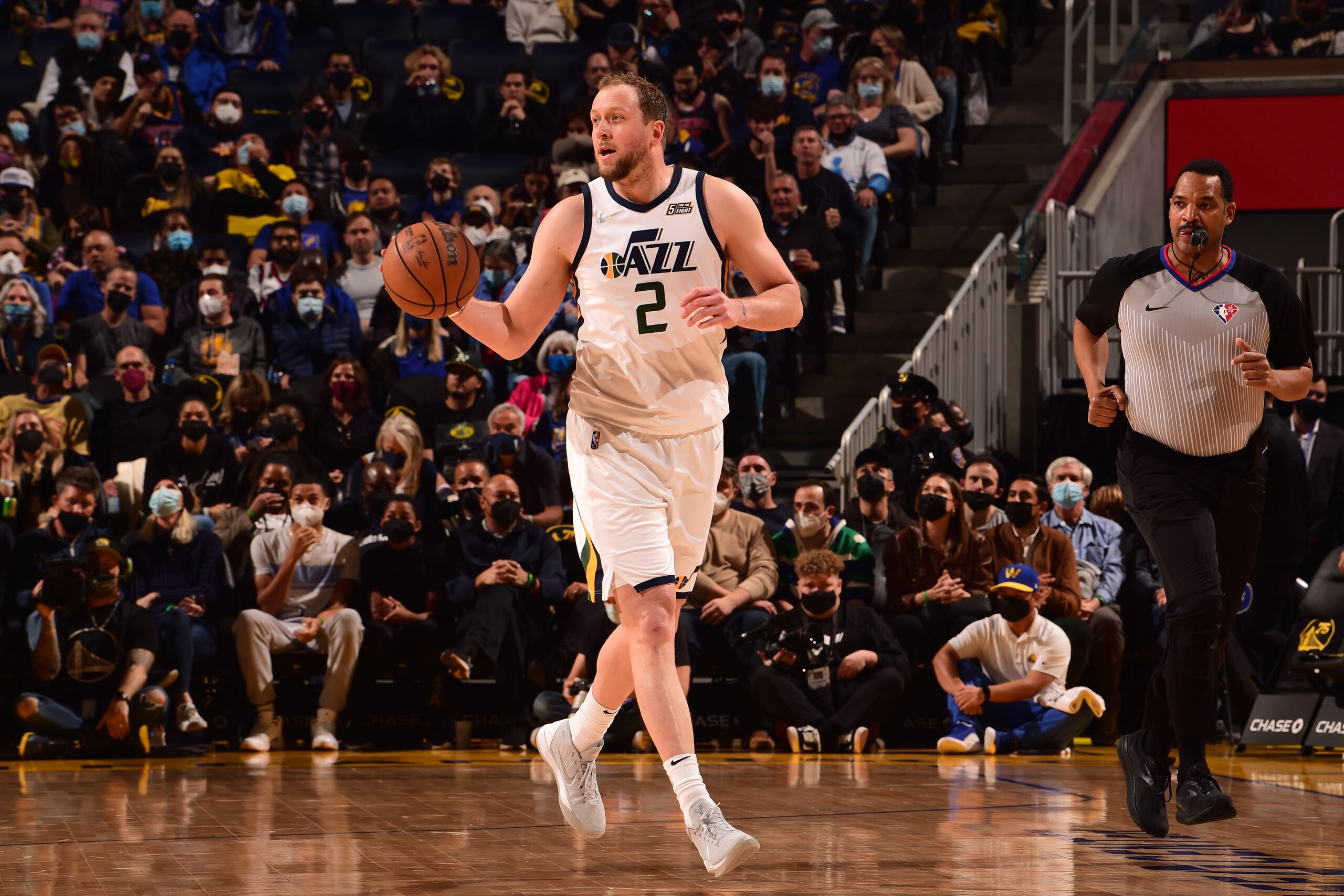 SAN FRANCISCO, CA - JANUARY 23: Joe Ingles #2 of the Utah Jazz dribbles the ball during the game against the Golden State Warriors on January 23, 2022 at Chase Center in San Francisco, California. NOTE TO USER: User expressly acknowledges and agrees that, by downloading and or using this photograph, user is consenting to the terms and conditions of Getty Images License Agreement. Mandatory Copyright Notice: Copyright 2022 NBAE (Photo by Noah Graham/NBAE via Getty Images) SAN FRANCISCO, CA - JANUARY 23: Joe Ingles #2 of the Utah Jazz dribbles the ball during the game against the Golden State Warriors on January 23, 2022 at Chase Center in San Francisco, California. NOTE TO USER: User expressly acknowledges and agrees that, by downloading and or using this photograph, user is consenting to the terms and conditions of Getty Images License Agreement. Mandatory Copyright Notice: Copyright 2022 NBAE (Photo by Noah Graham/NBAE via Getty Images)