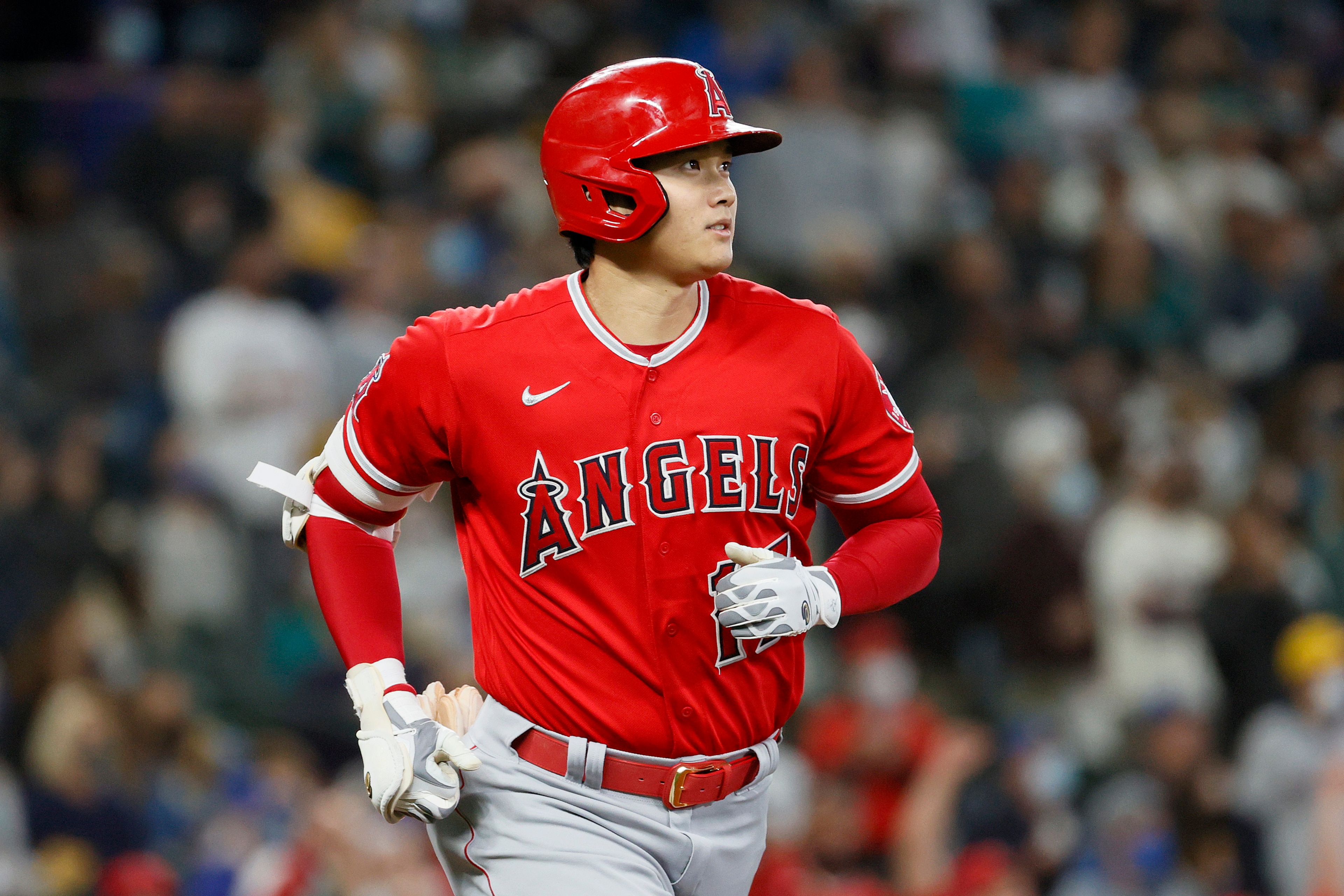 SEATTLE, WASHINGTON - OCTOBER 03: Shohei Ohtani #17 of the Los Angeles Angels watches his home run against the Seattle Mariners during the first inning at T-Mobile Park on October 03, 2021 in Seattle, Washington. (Photo by Steph Chambers/Getty Images) SEATTLE, WASHINGTON - OCTOBER 03: Shohei Ohtani #17 of the Los Angeles Angels watches his home run against the Seattle Mariners during the first inning at T-Mobile Park on October 03, 2021 in Seattle, Washington. (Photo by Steph Chambers/Getty Images)