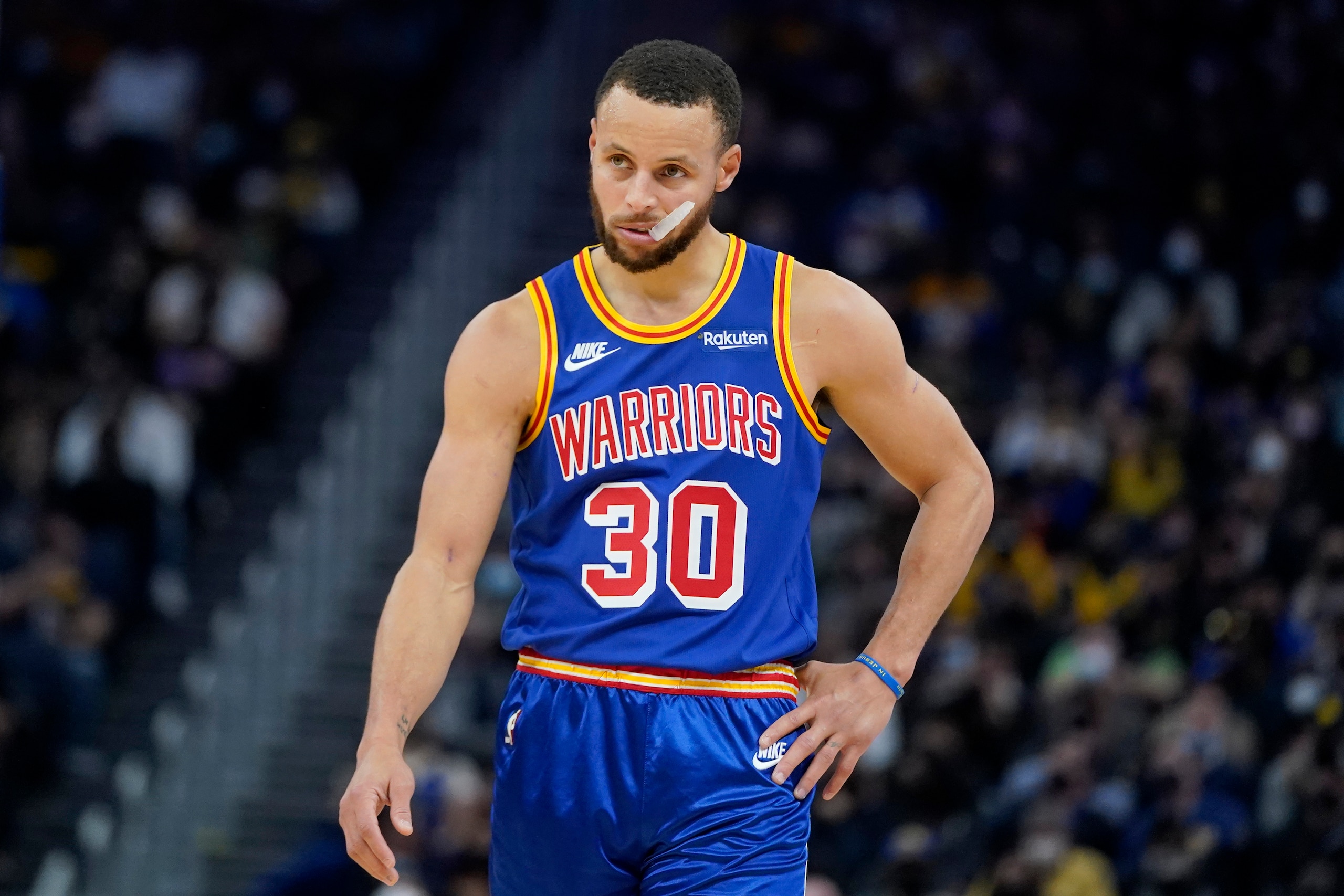 Golden State Warriors guard Stephen Curry (30) against the Brooklyn Nets during an NBA basketball game in San Francisco, Saturday, Jan. 29, 2022. (AP Photo/Jeff Chiu)