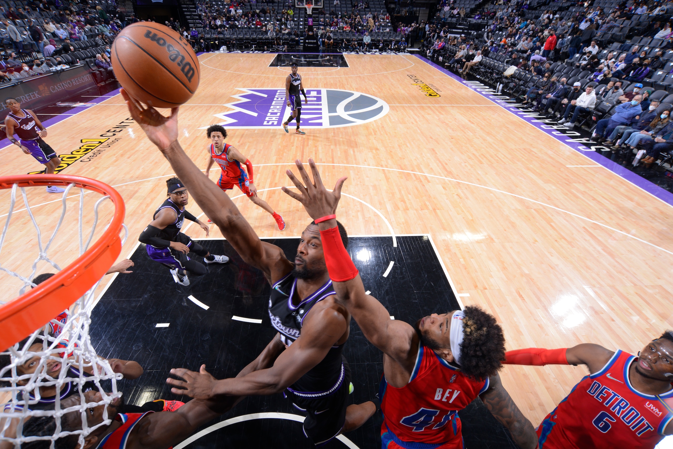 SACRAMENTO, CA - JANUARY 19:  Tristan Thompson #13 of the Sacramento Kings shoots the ball during the game against the Detroit Pistons on January 19, 2022 at Golden 1 Center in Sacramento, California. NOTE TO USER: User expressly acknowledges and agrees that, by downloading and or using this Photograph, user is consenting to the terms and conditions of the Getty Images License Agreement. Mandatory Copyright Notice: Copyright 2022 NBAE (Photo by Rocky Widner/NBAE via Getty Images)