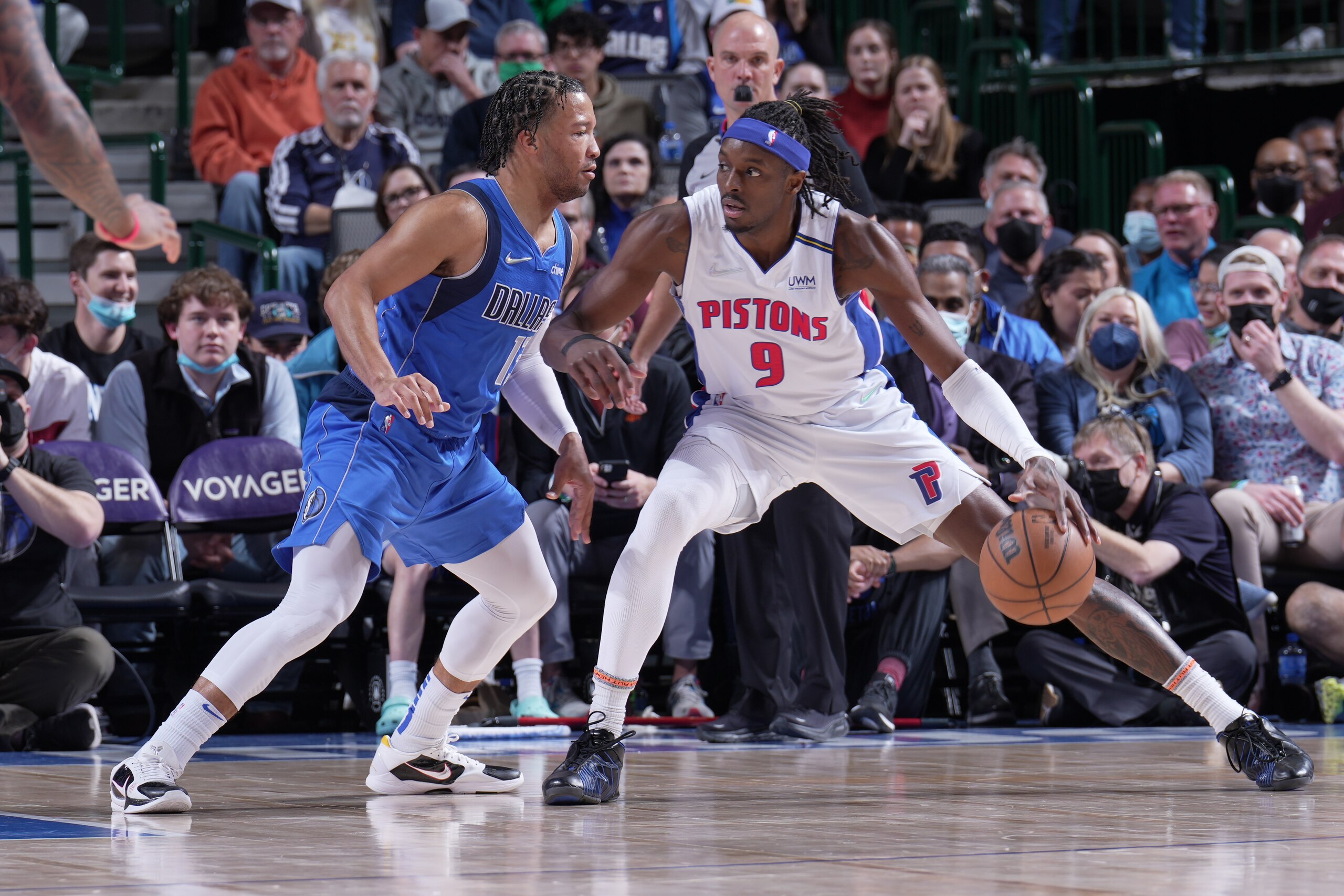 DALLAS, TX - FEBRUARY 8: Jerami Grant #9 of the Detroit Pistons drives to the basket during the game against the Dallas Mavericks on February 8, 2022 at the American Airlines Center in Dallas, Texas. NOTE TO USER: User expressly acknowledges and agrees that, by downloading and or using this photograph, User is consenting to the terms and conditions of the Getty Images License Agreement. Mandatory Copyright Notice: Copyright 2022 NBAE (Photo by Glenn James/NBAE via Getty Images)