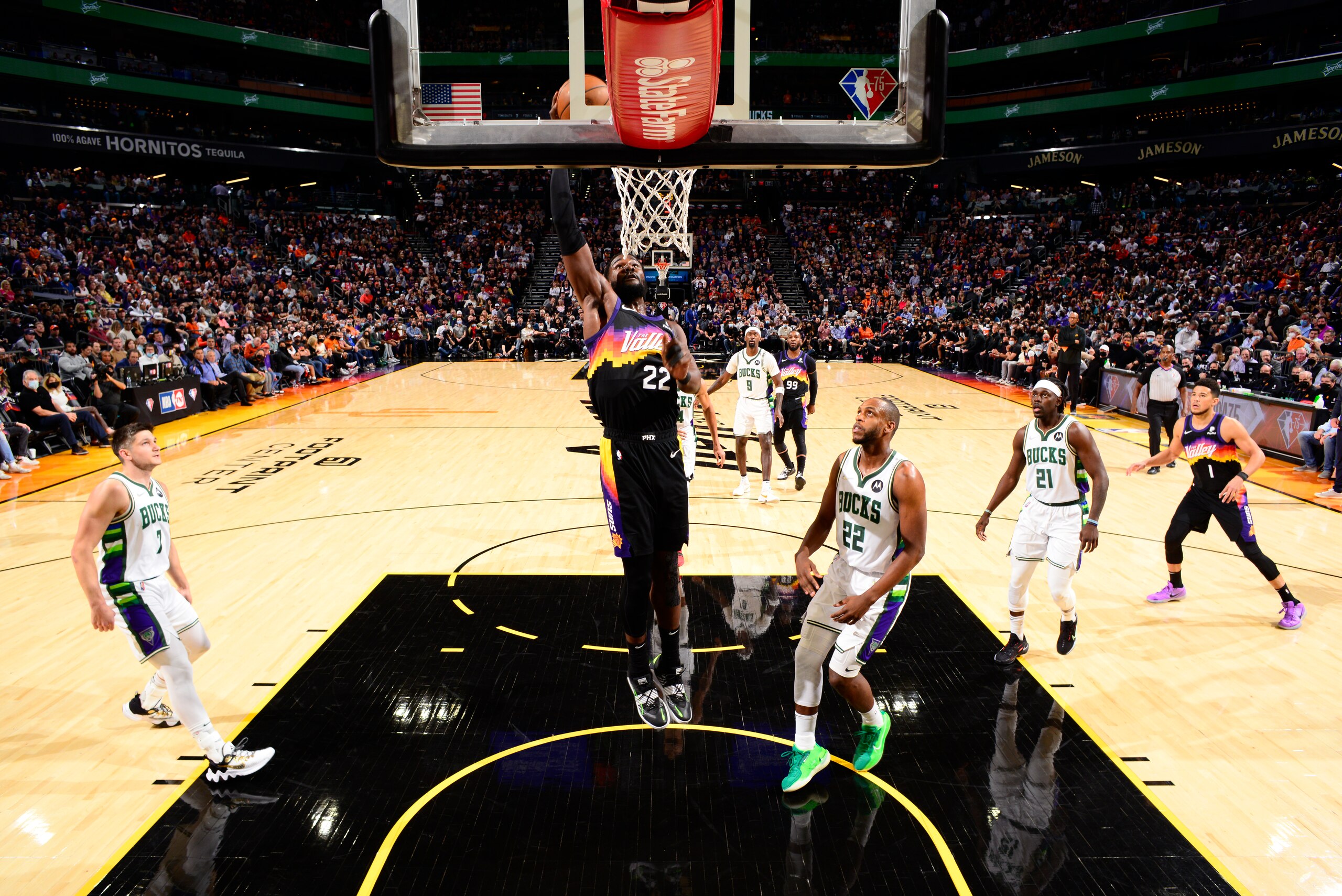 PHOENIX, AZ - FEBRUARY 10: Deandre Ayton #22 of the Phoenix Suns shoots the ball during the game against the Milwaukee Bucks on February 10, 2022 at Footprint Center in Phoenix, Arizona. NOTE TO USER: User expressly acknowledges and agrees that, by downloading and or using this photograph, user is consenting to the terms and conditions of the Getty Images License Agreement. Mandatory Copyright Notice: Copyright 2022 NBAE (Photo by Barry Gossage/NBAE via Getty Images) PHOENIX, AZ - FEBRUARY 10: Deandre Ayton #22 of the Phoenix Suns shoots the ball during the game against the Milwaukee Bucks on February 10, 2022 at Footprint Center in Phoenix, Arizona. NOTE TO USER: User expressly acknowledges and agrees that, by downloading and or using this photograph, user is consenting to the terms and conditions of the Getty Images License Agreement. Mandatory Copyright Notice: Copyright 2022 NBAE (Photo by Barry Gossage/NBAE via Getty Images)