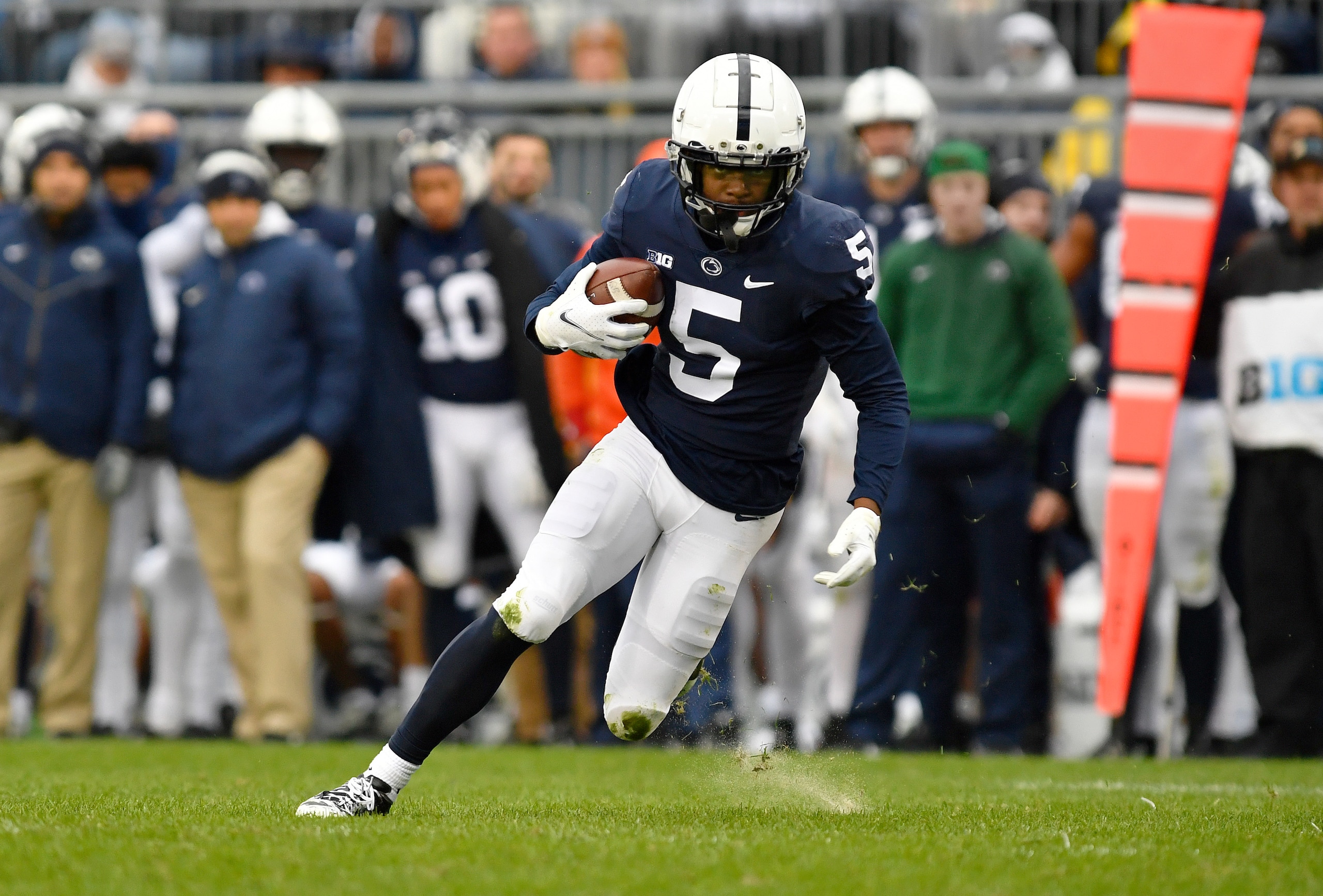 UNIVERSITY PARK, PA - NOVEMBER 13: Penn State wide receiver Jahan Dotson (5) runs after a catch during the Michigan Wolverines versus Penn State Nittany Lions game on November 13, 2021 at Beaver Stadium in University Park, PA. (Photo by Randy Litzinger/Icon Sportswire via Getty Images)