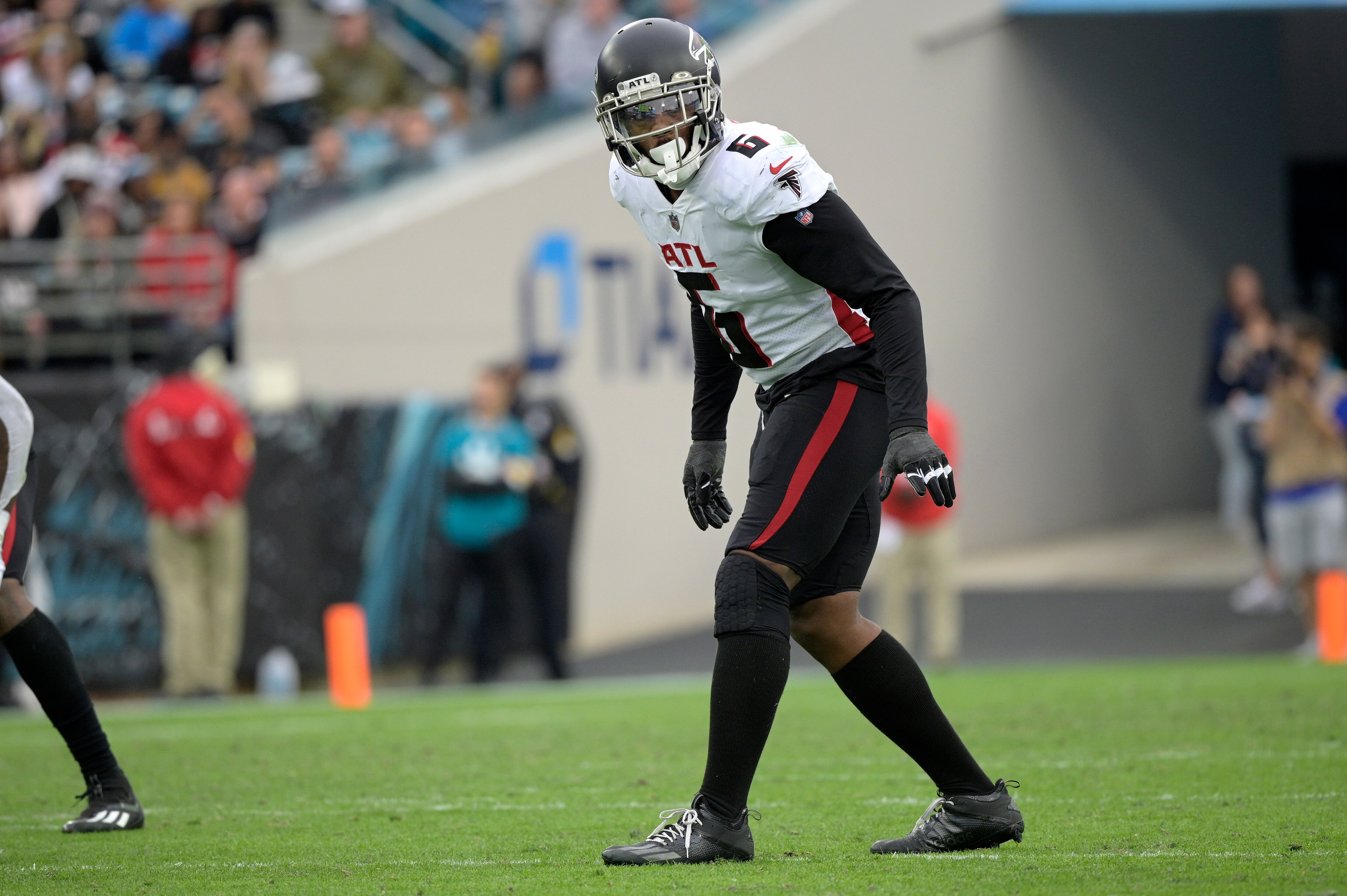 Atlanta Falcons outside linebacker Dante Fowler Jr. (6) sets up for a play during the second half of an NFL football game against the Jacksonville Jaguars, Sunday, Nov. 28, 2021, in Jacksonville, Fla. (AP Photo/Phelan M. Ebenhack)