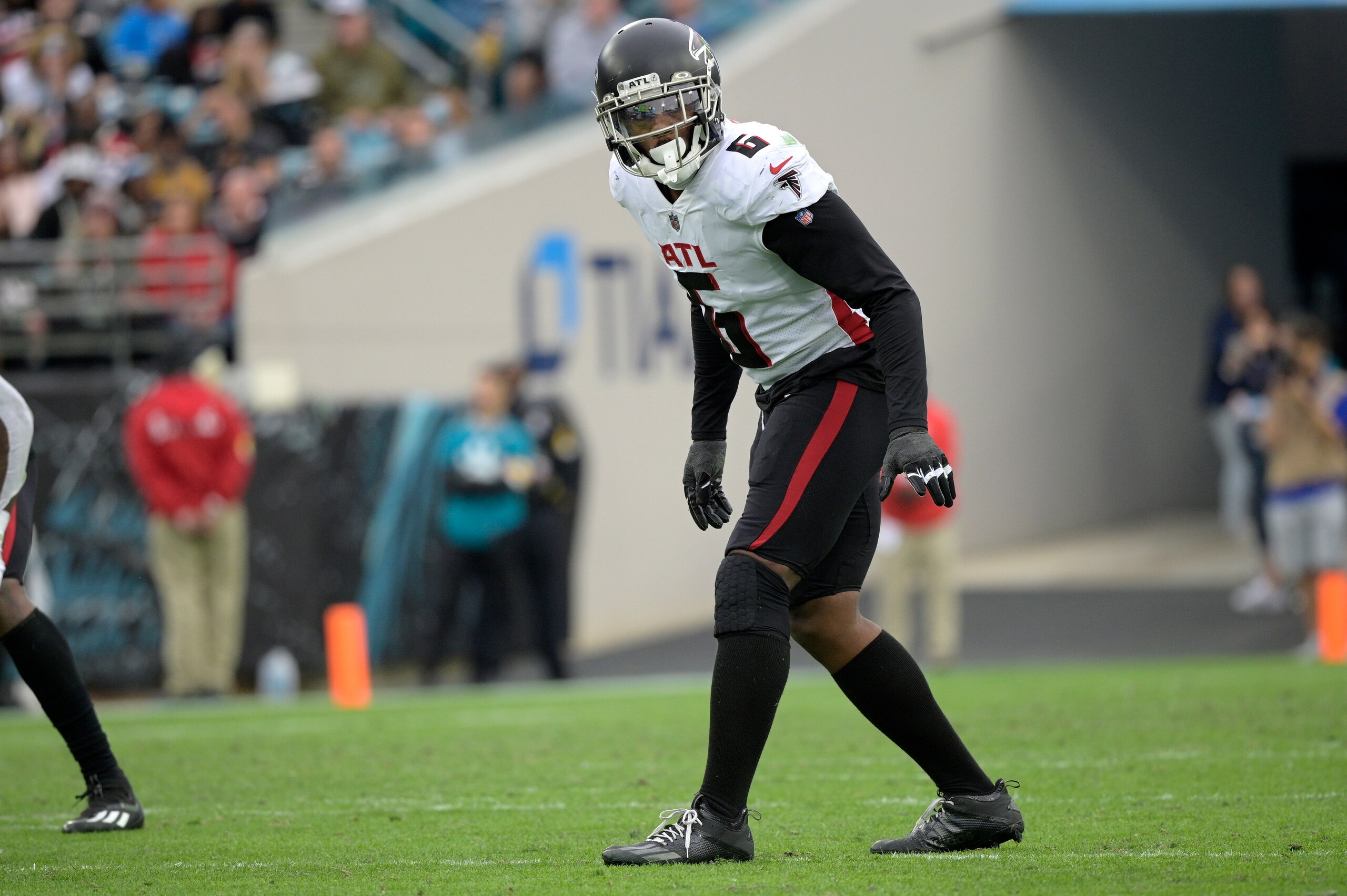 Atlanta Falcons outside linebacker Dante Fowler Jr. (6) sets up for a play during the second half of an NFL football game against the Jacksonville Jaguars, Sunday, Nov. 28, 2021, in Jacksonville, Fla. (AP Photo/Phelan M. Ebenhack)
