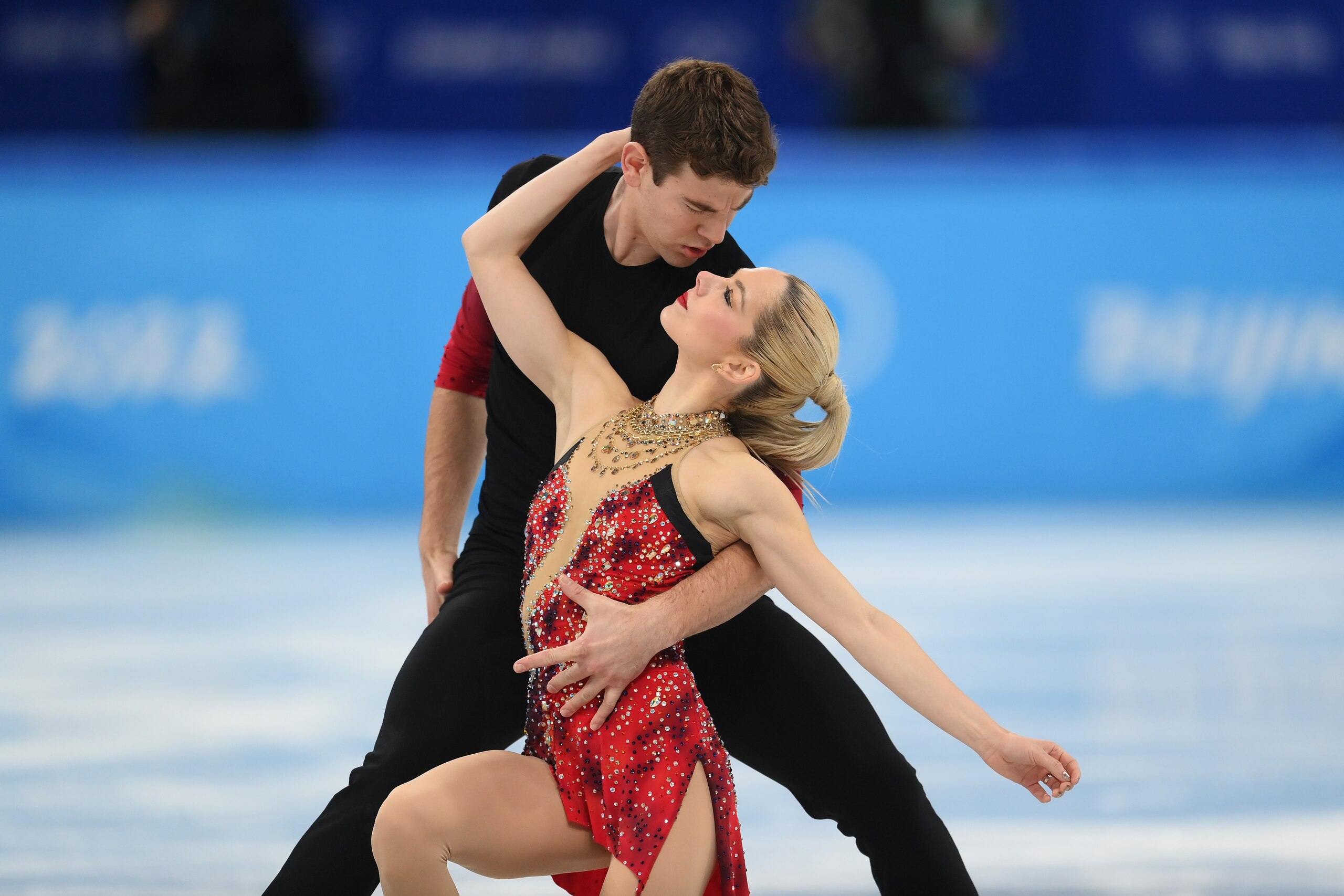BEIJING, CHINA - FEBRUARY 18: Alexa Knierim and Brandon Frazier of Team United States skate during the Pair Skating Short Program on day fourteen of the Beijing 2022 Winter Olympic Games at Capital Indoor Stadium on February 18, 2022 in Beijing, China. (Photo by David Ramos/Getty Images)
